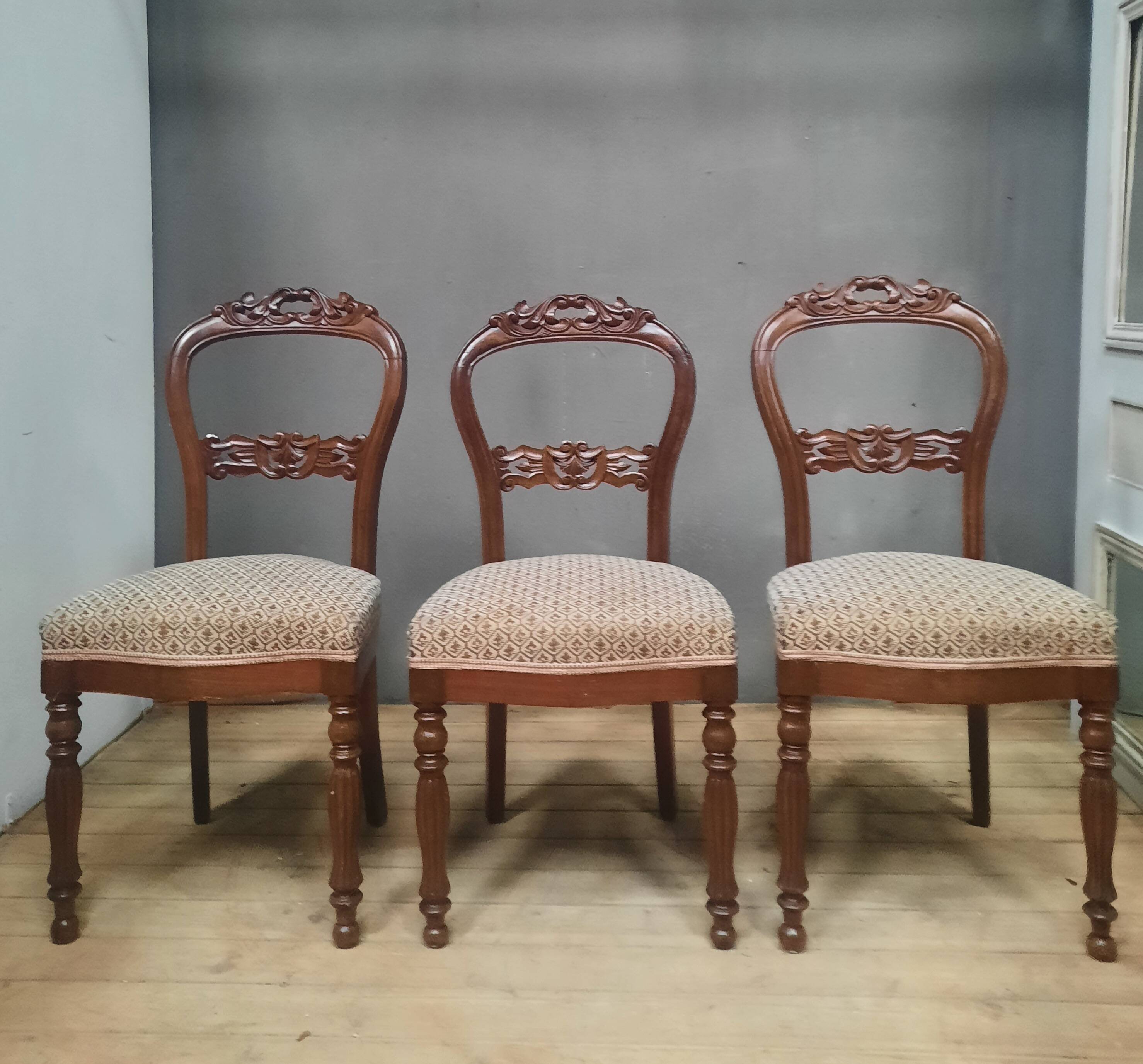 3 chaises Napoléon III  en acajou