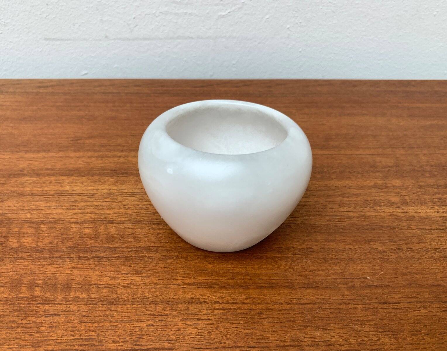 Vintage bowl in Italian alabaster