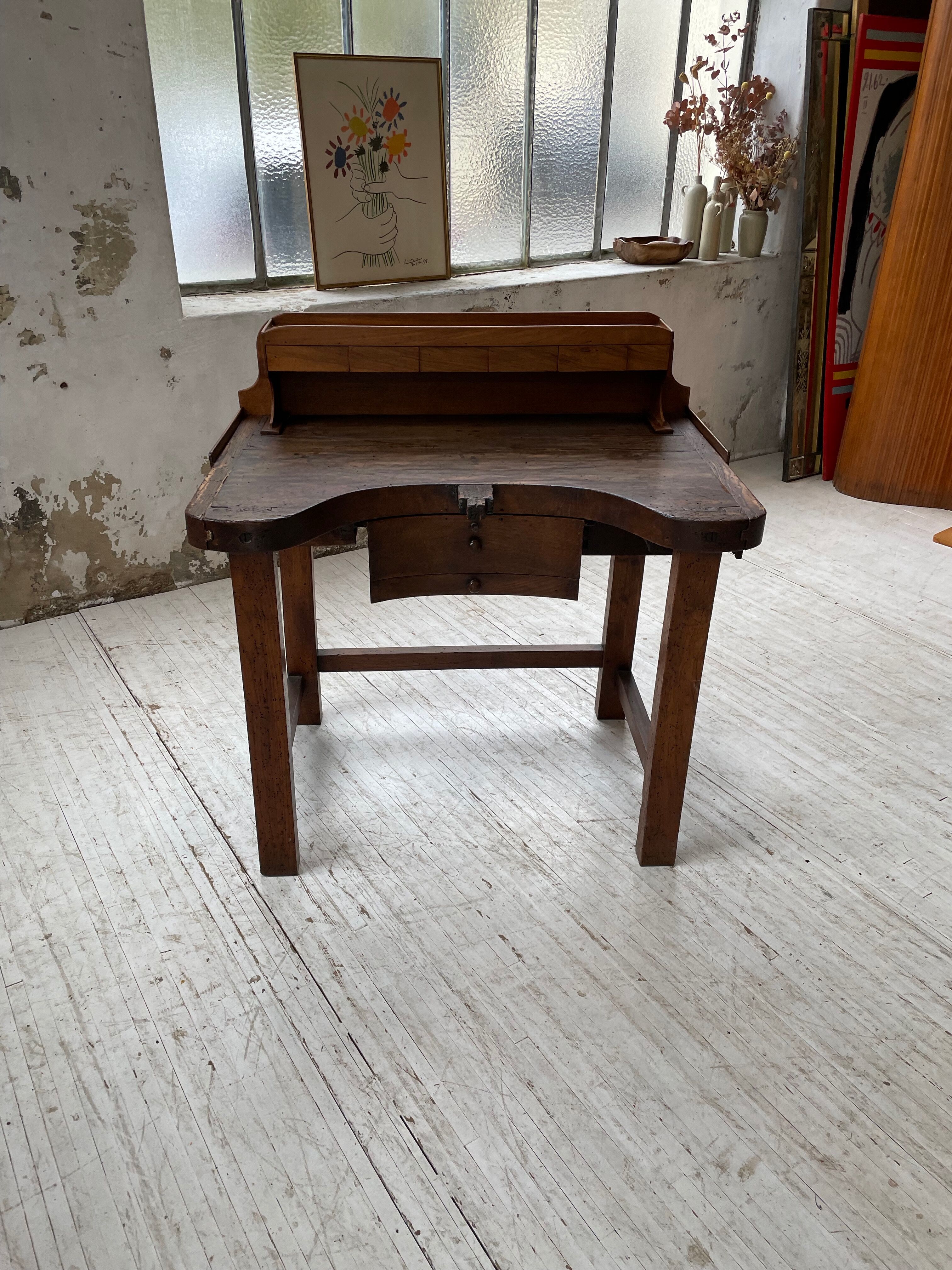 Establishment of jeweler XIXth oak