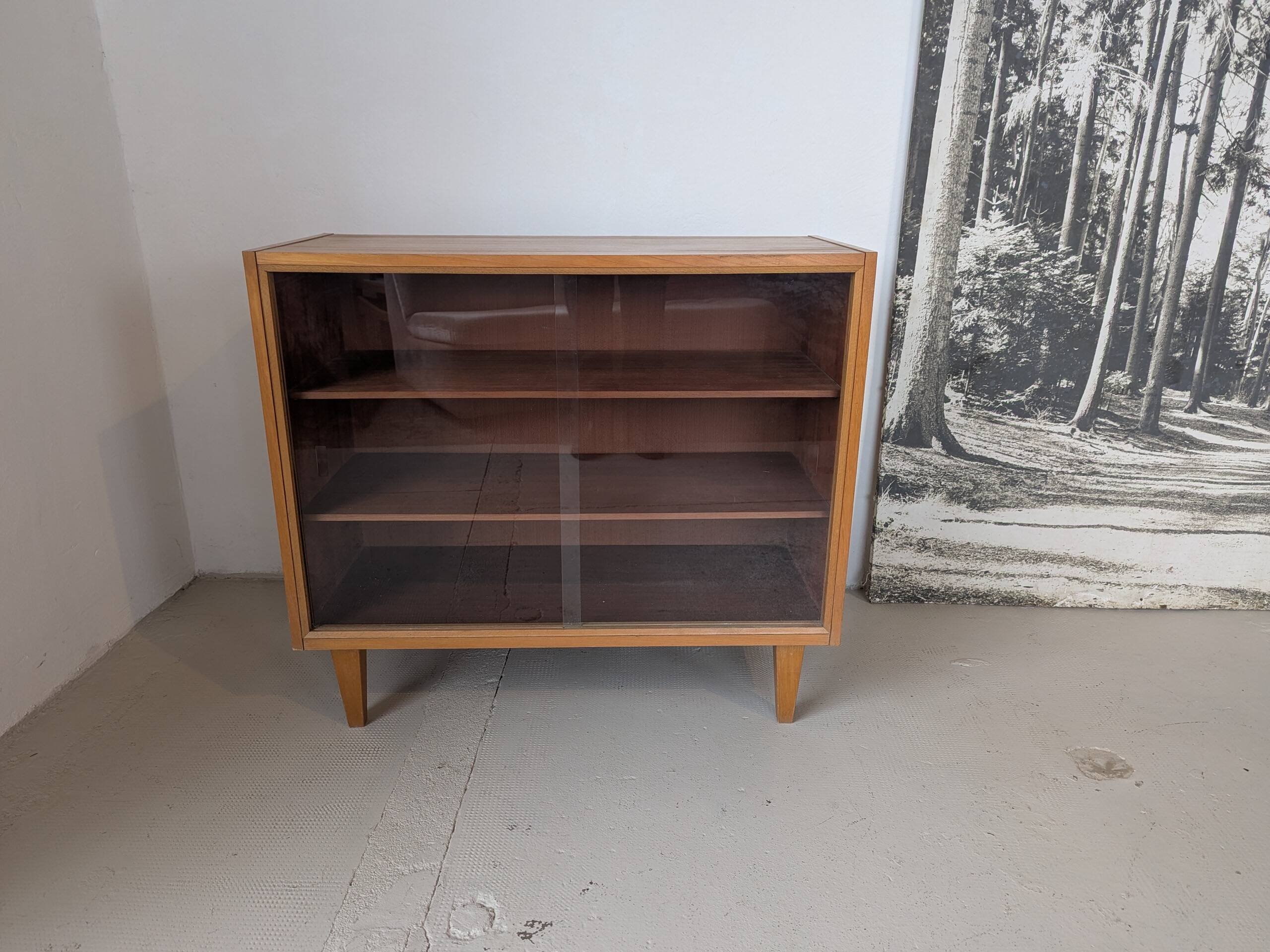 Vintage display cabinet in light wood, 1970s.