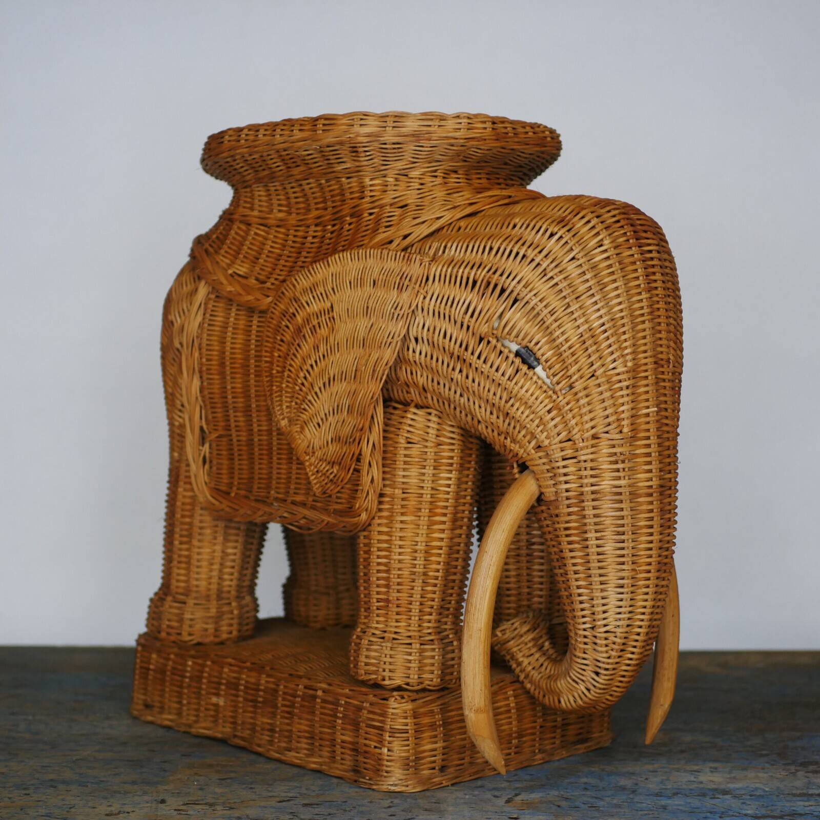Table basse éléphant des années 60 - Décoration vintage maison