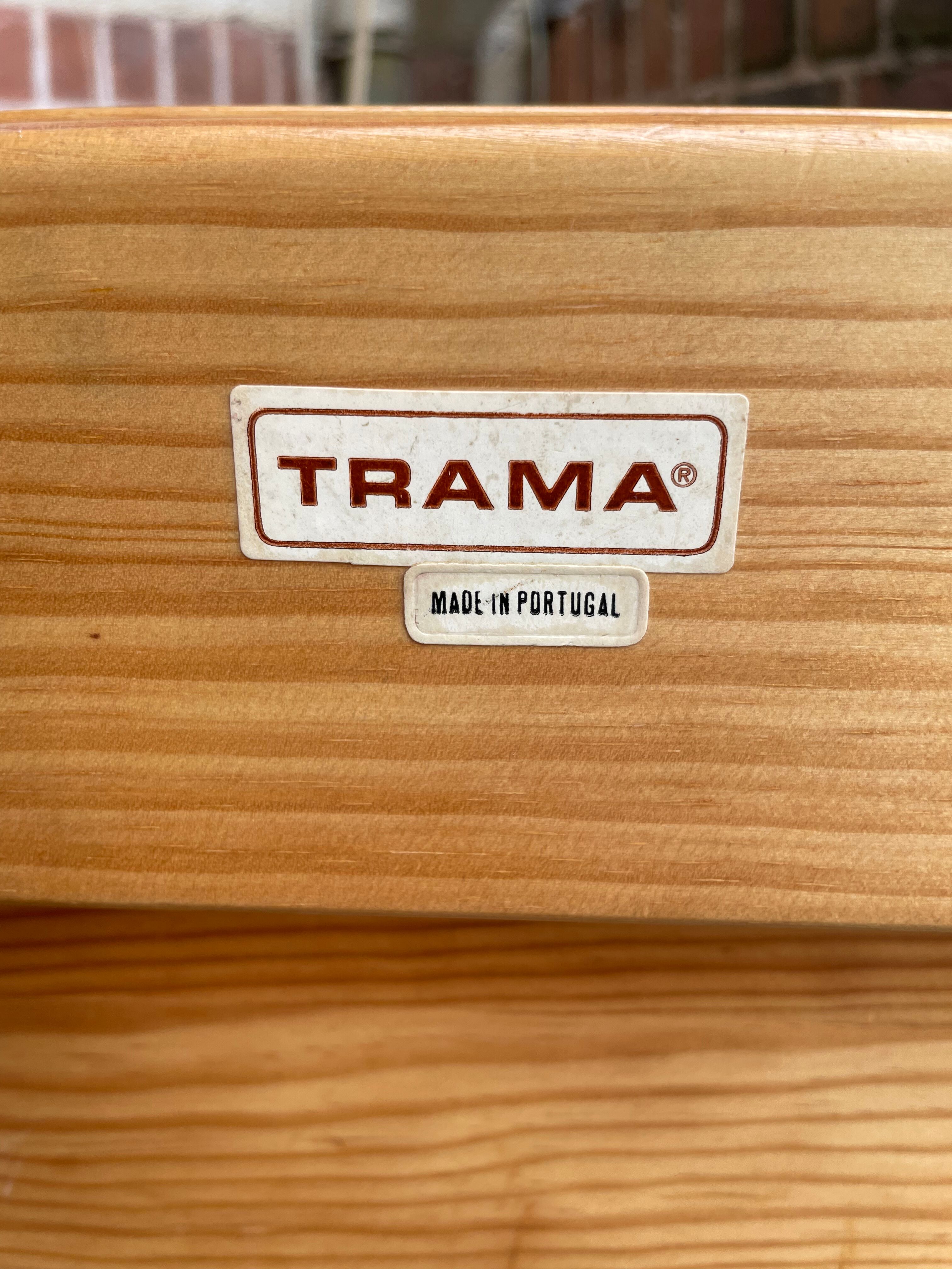 Trama folding children's desk