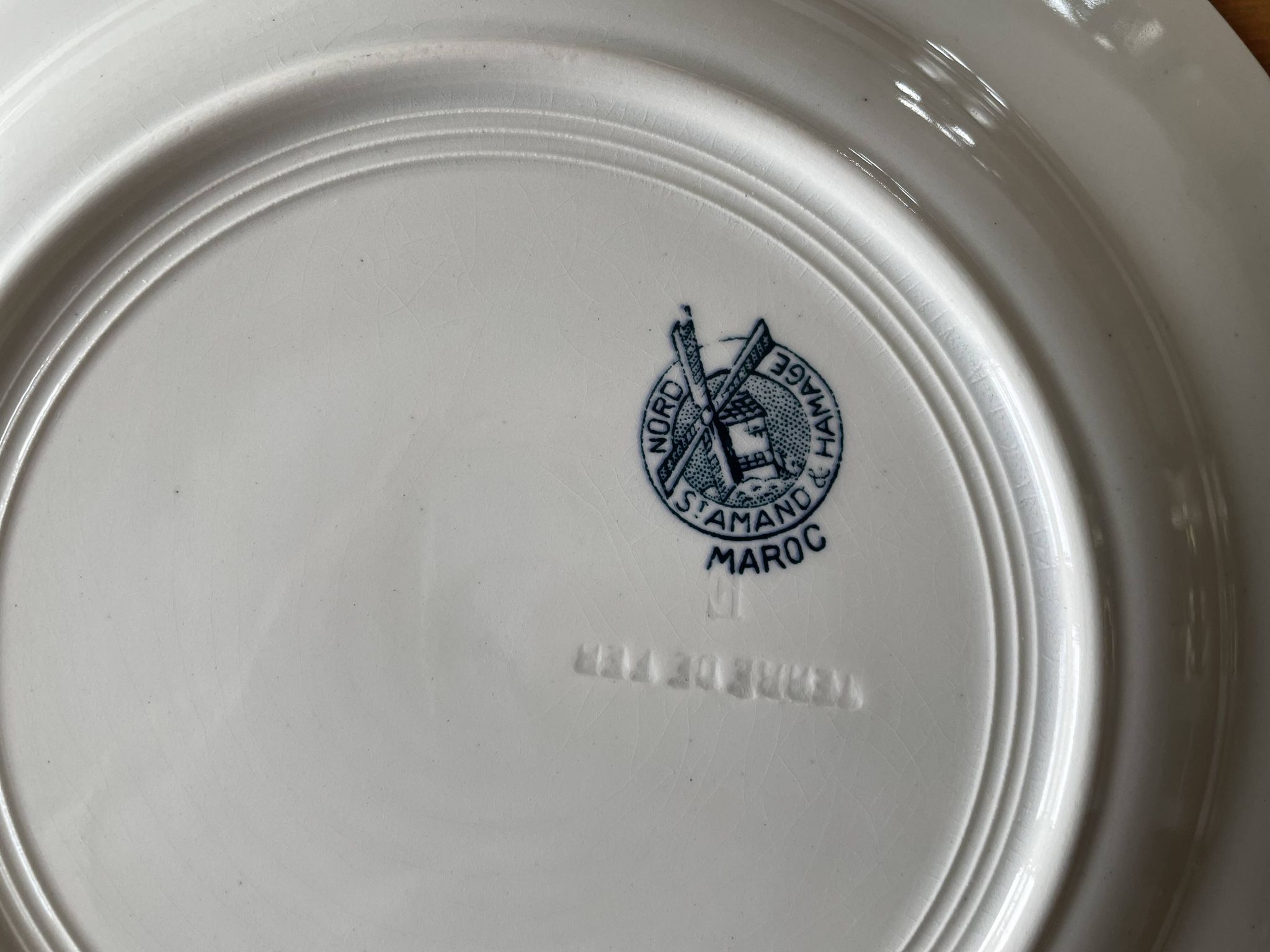 6 antique flat plates in Saint-Amand earthenware (Nord)