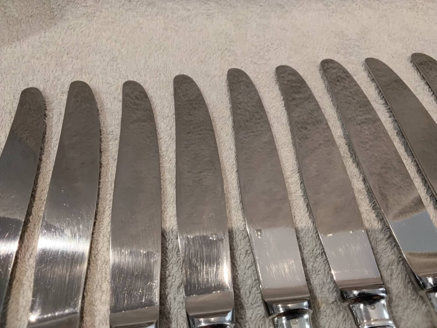 12 silver-plated table knives by Christofle, Albi pattern