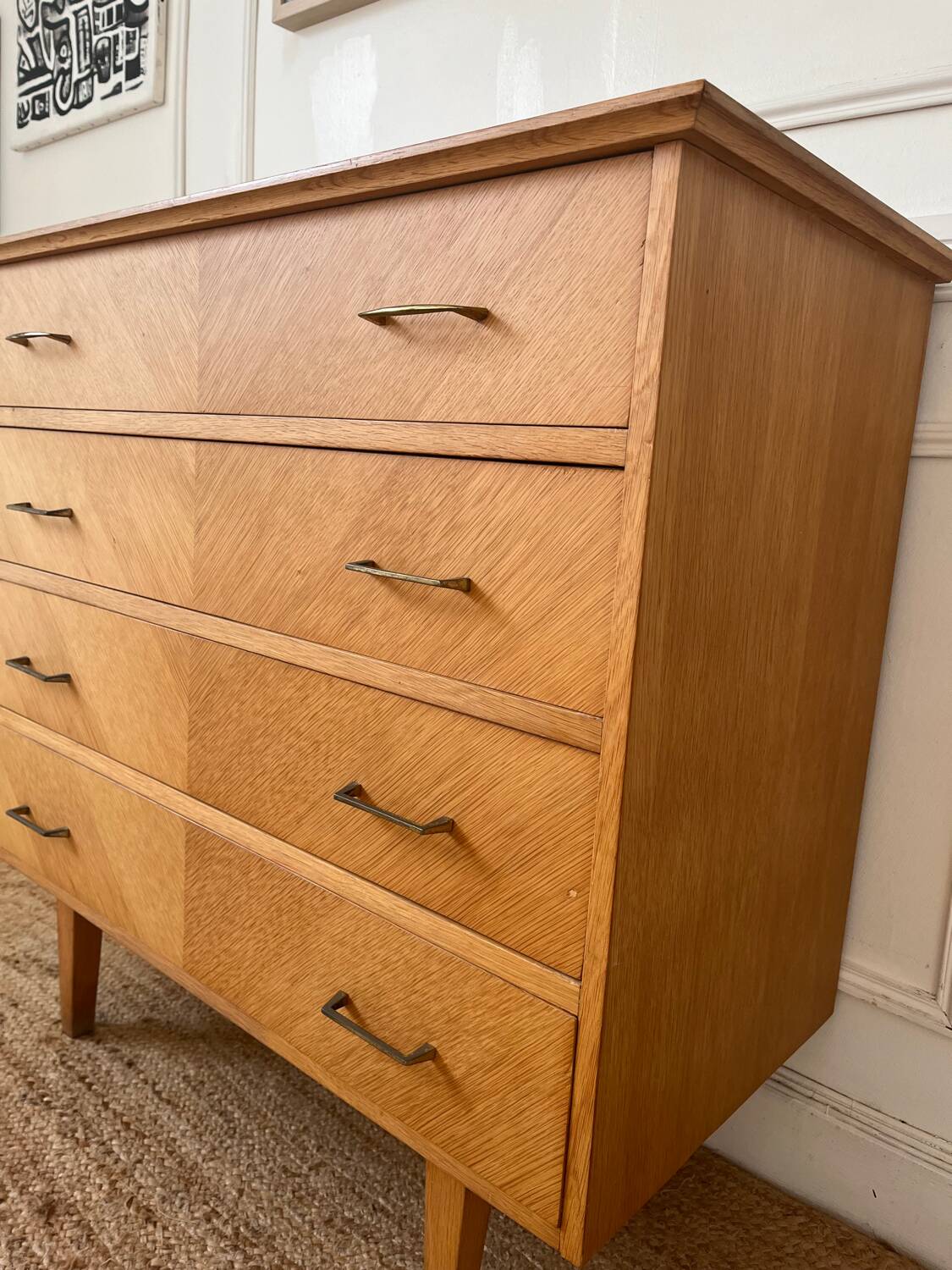 Vintage wooden chest of drawers with 4 drawers
