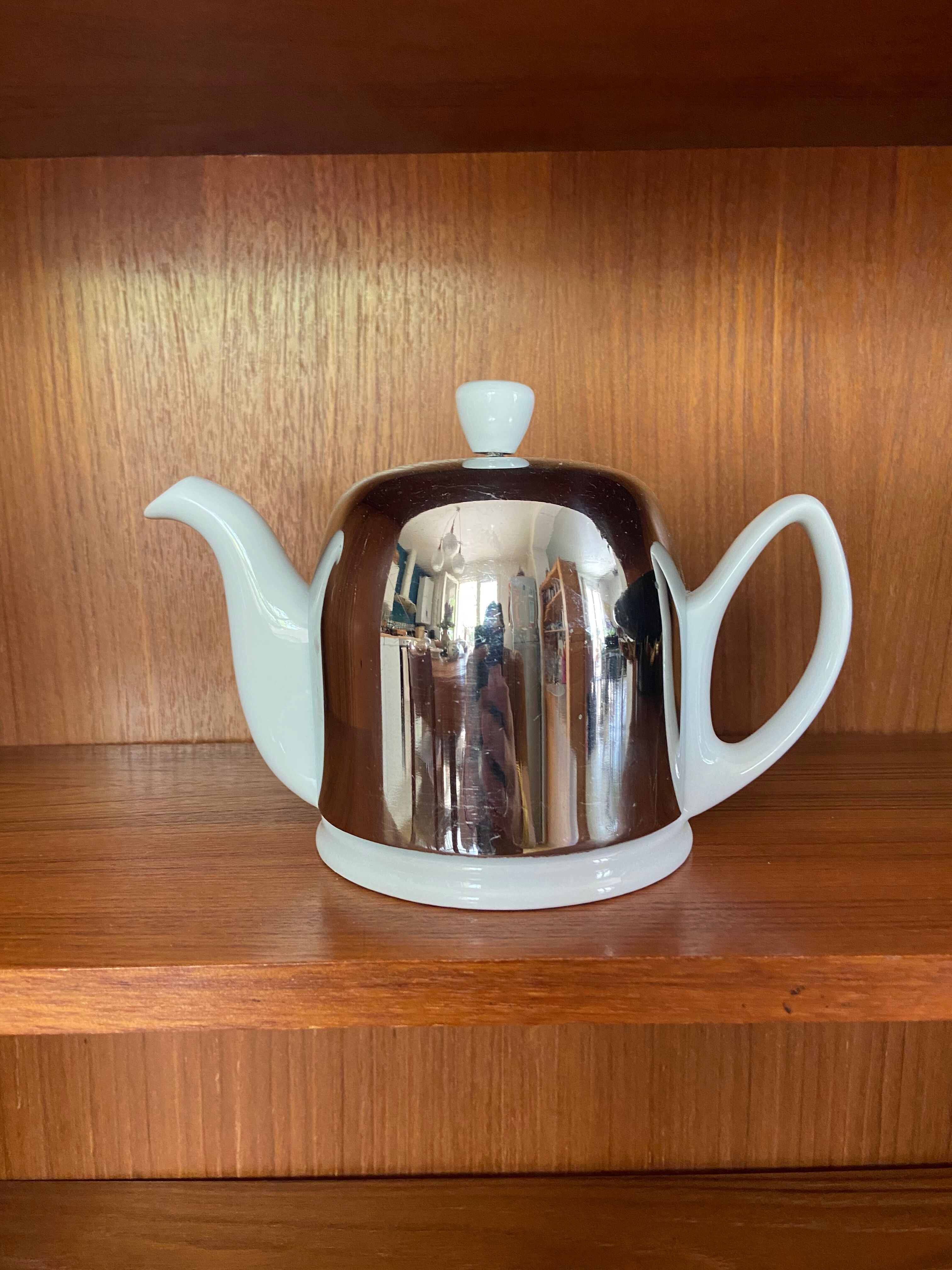 White salam teapot
