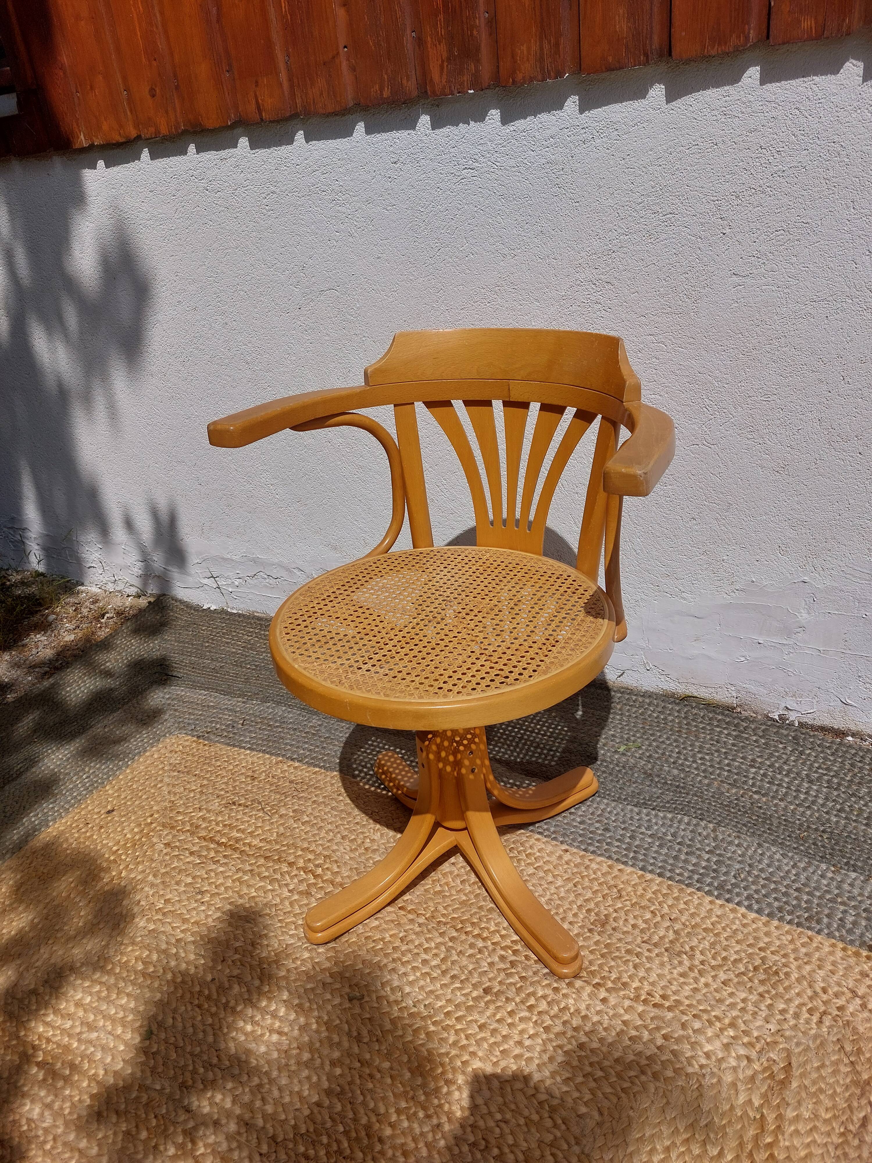 fauteuil tournant bois et cannage, vintage