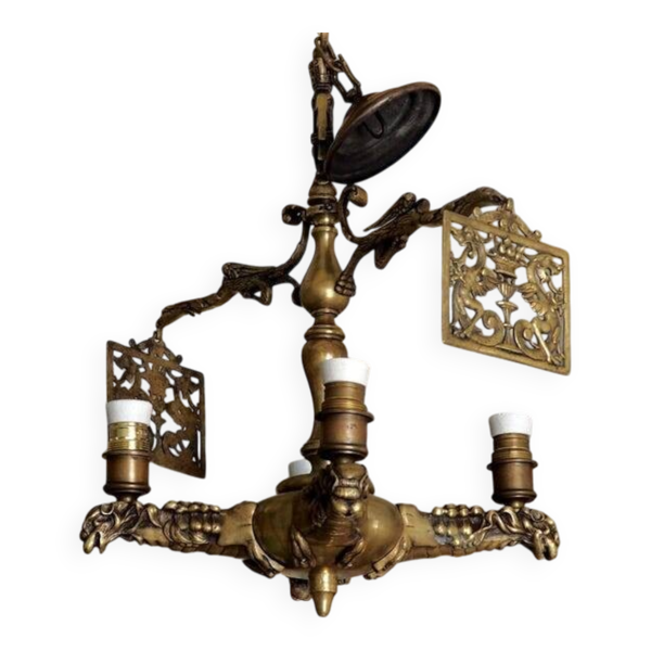 Lustre gothique antique en laiton, orné d'un dragon et d'un griffon