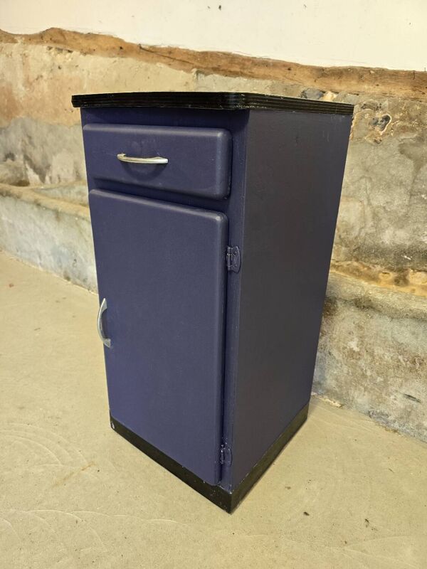 Petit meuble de cuisine Mado 1960 repeint en bleu de Sèvres