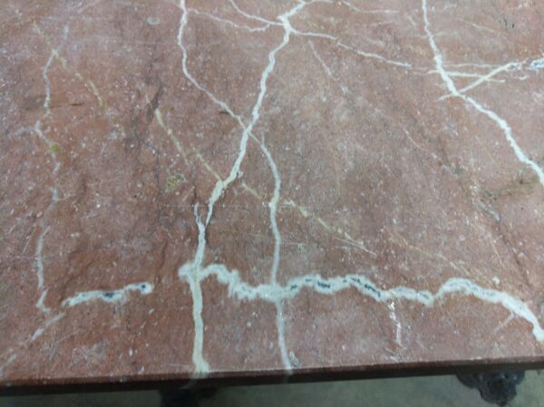 Table de camelot en fonte et marbre
