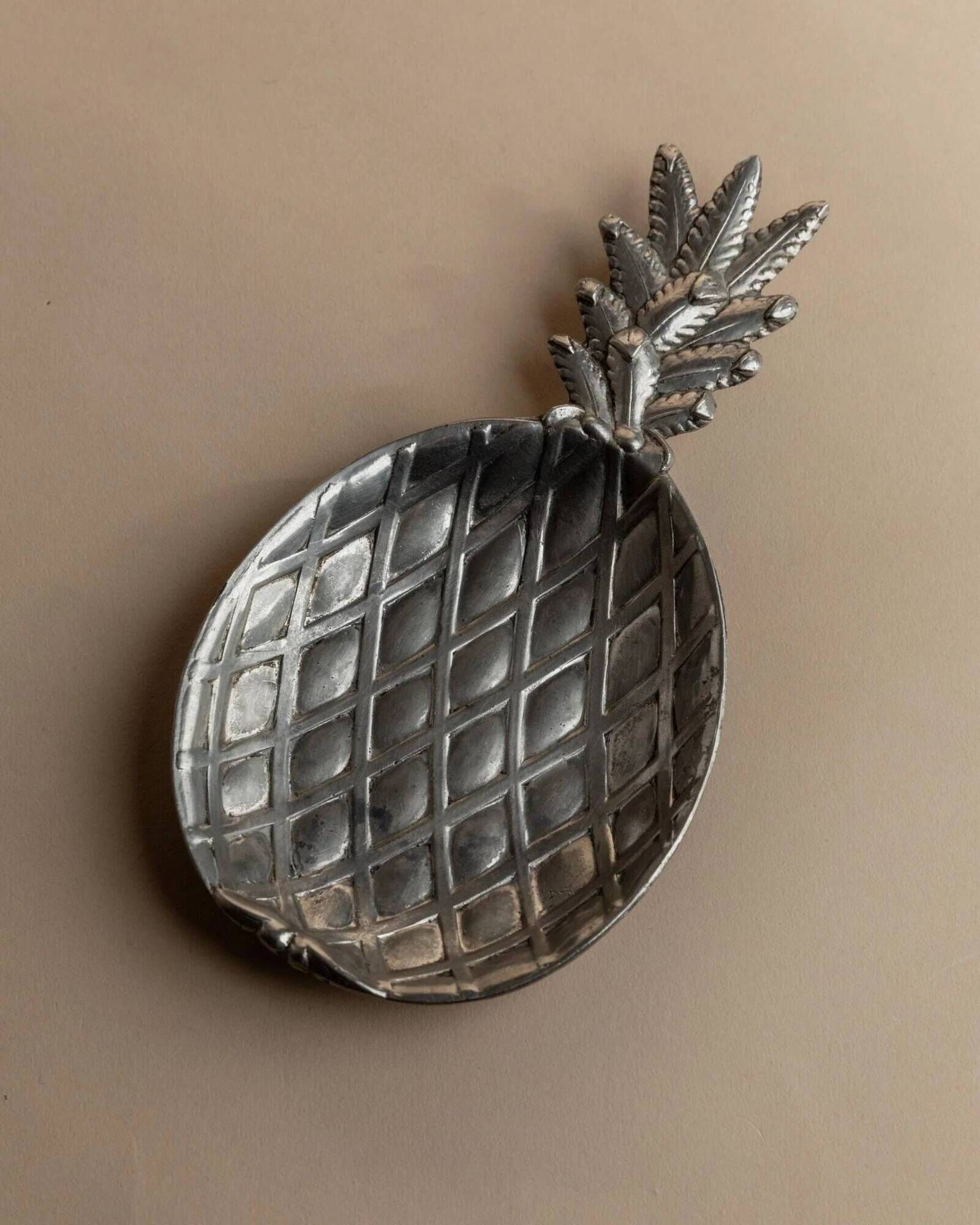 Vintage 1960s pineapple coupe, silver-plated, tropical shape design, table decoration, elegant gift idea.