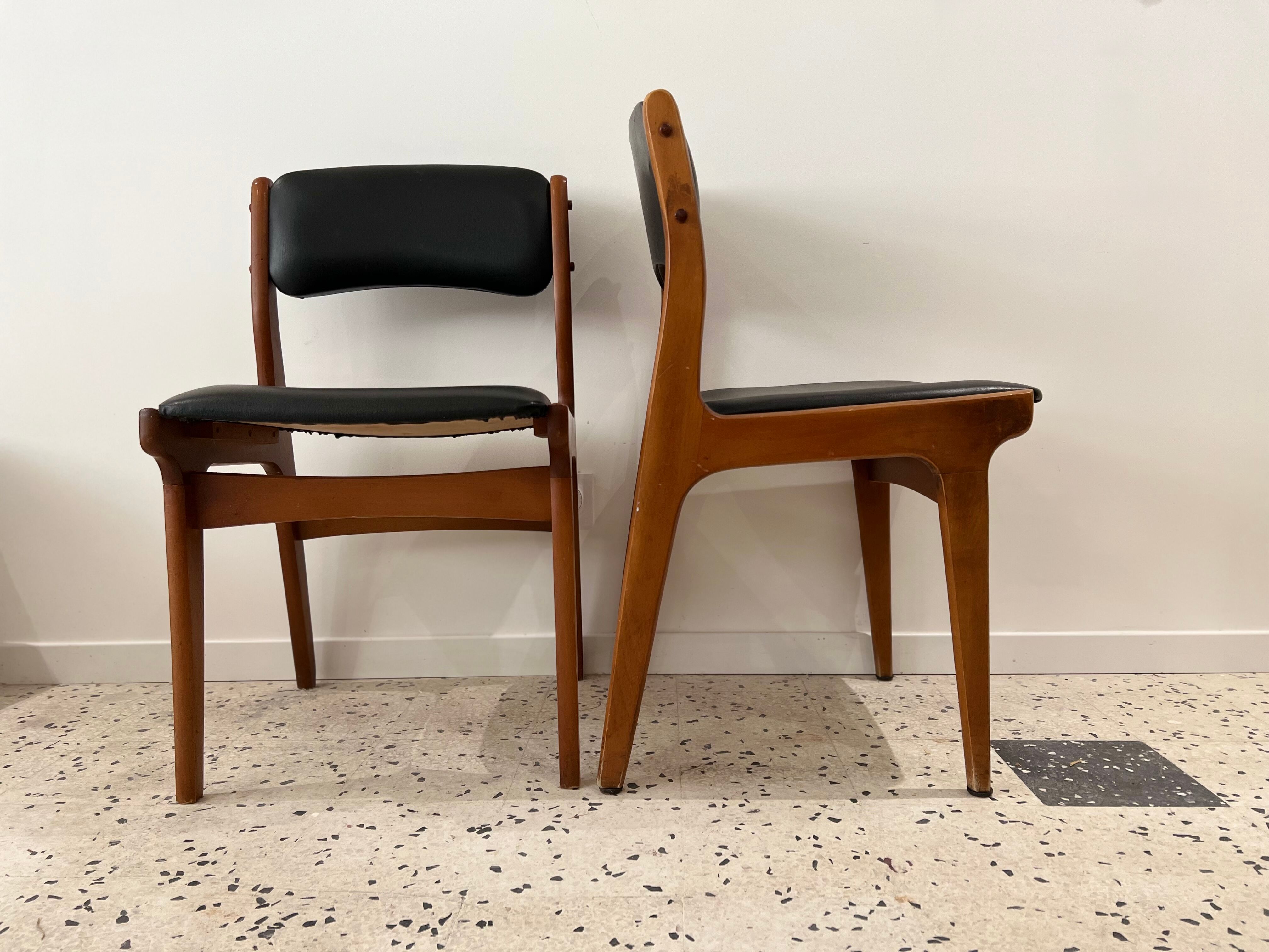 Chaise vintage scandinave en bois et simili cuir noir