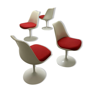 Chaises tulip d'eero