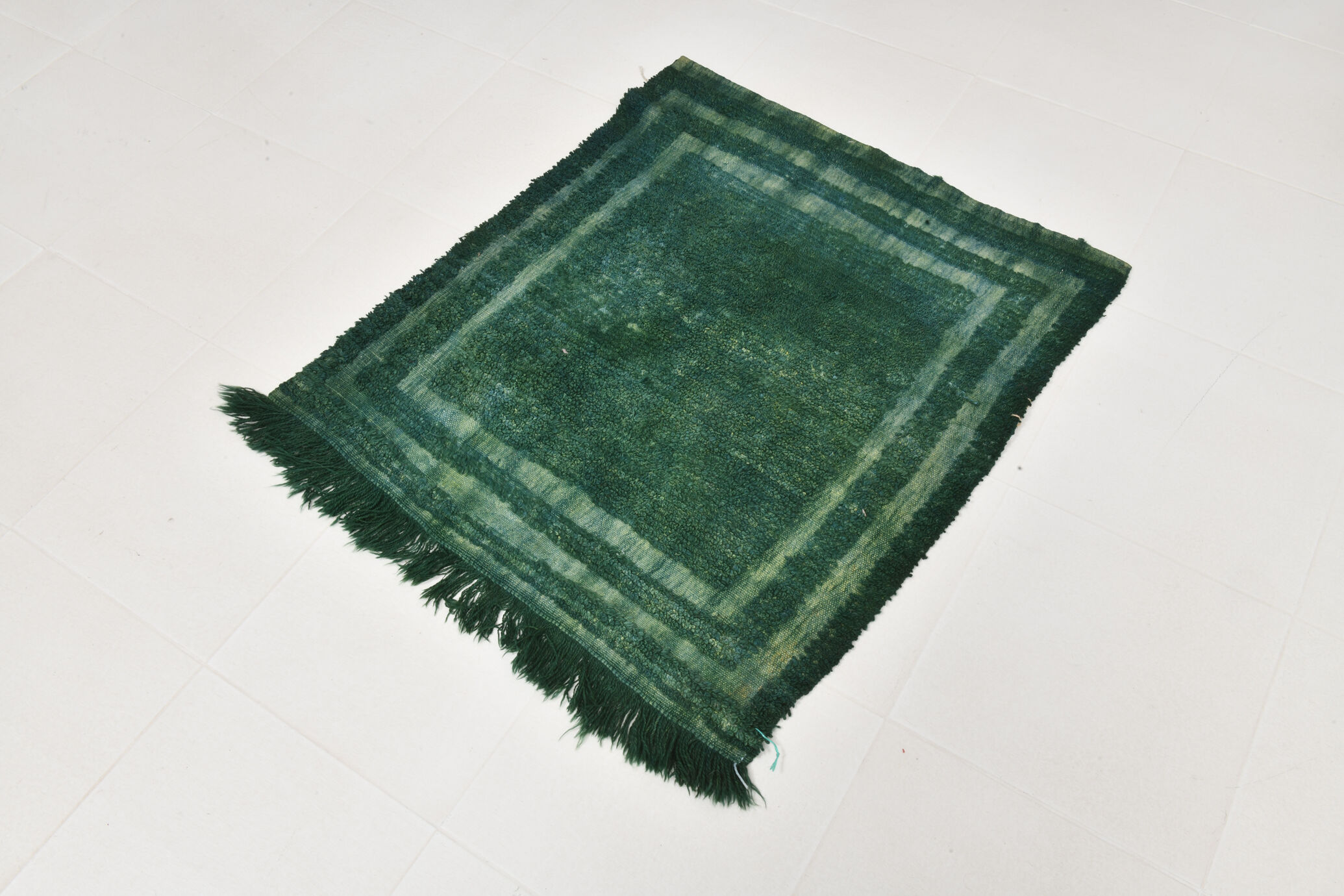 3x3 square green vintage rug 94x105cm