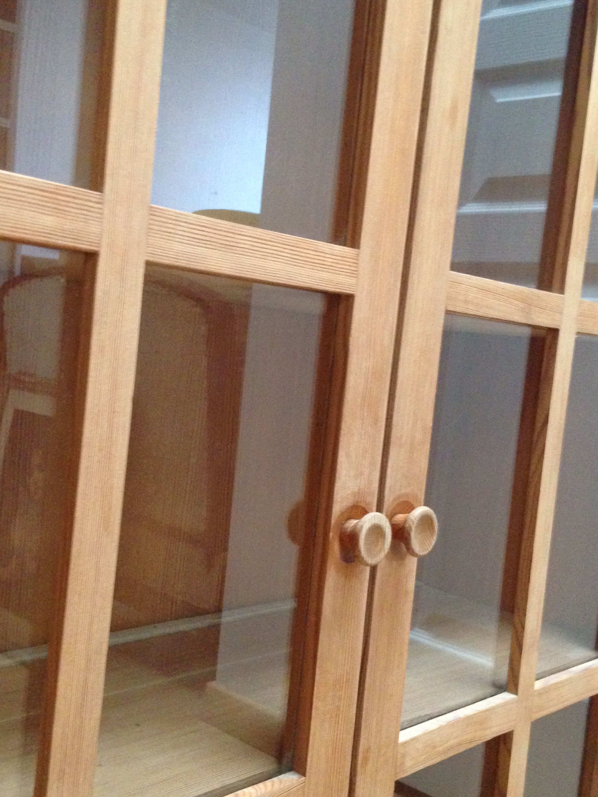 Showcase in raw wood