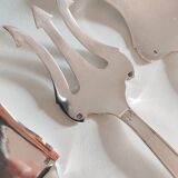 4 silver-plated metal serving utensils with case