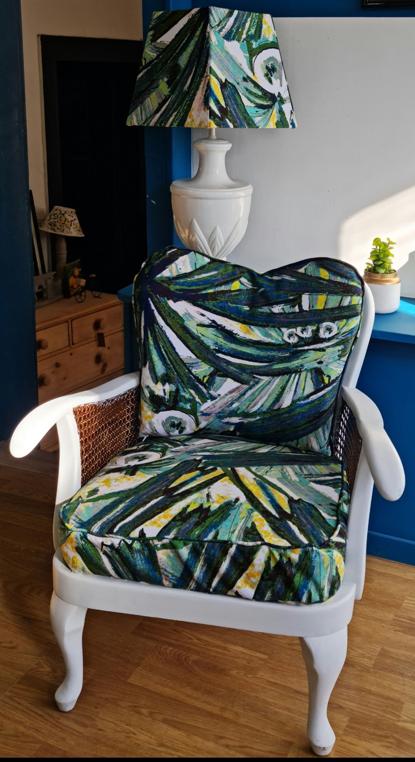 Lamp foot ceramic white lampshade dresses fabrics creator