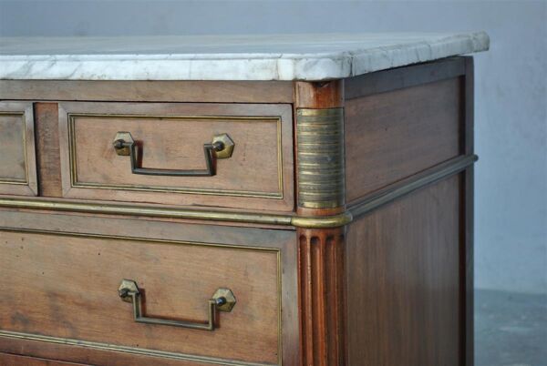 Commode à grattoir style Louis XVI acajou époque XVIIIème