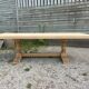 Grande table en bois brut ( 12 personnes )