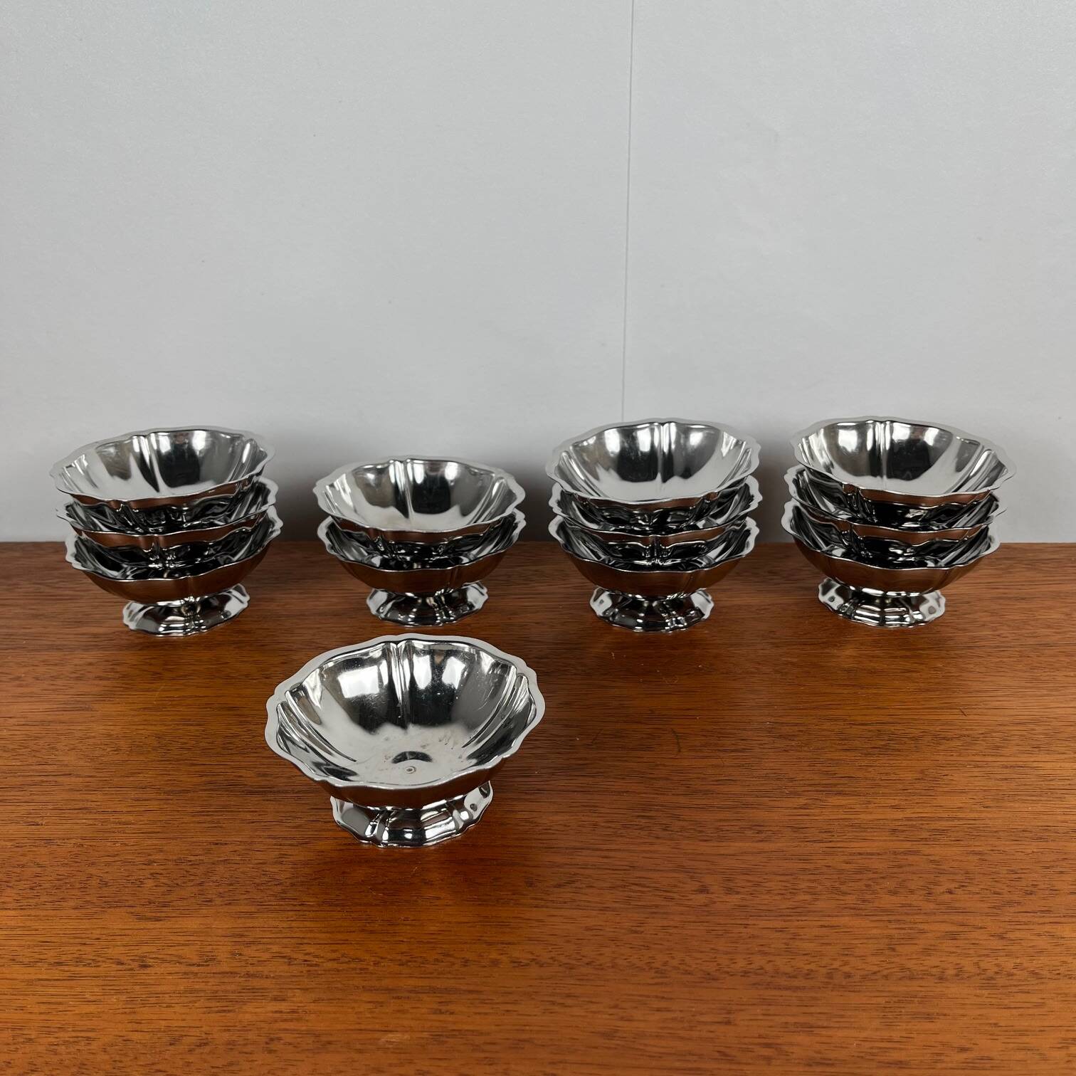 Set of 12 stainless steel ice cream cups