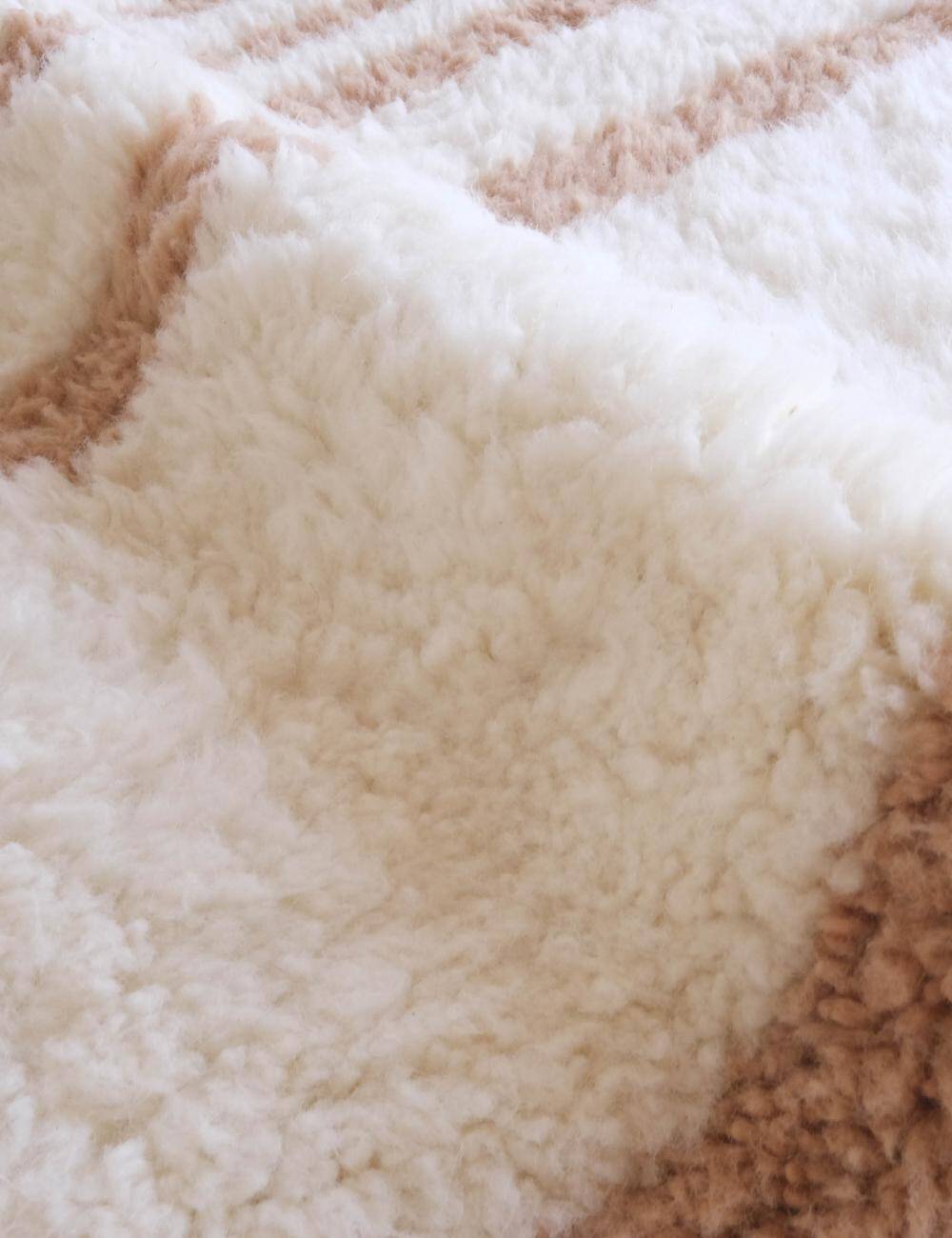 Modern Moroccan Rug - 343 x 254 cm