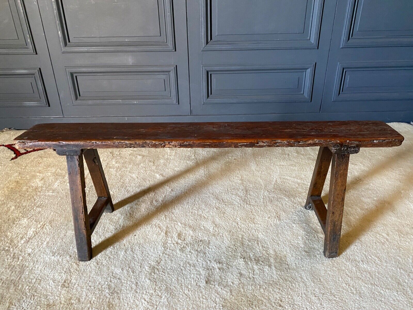 Xviith bench in chene patina of origin
