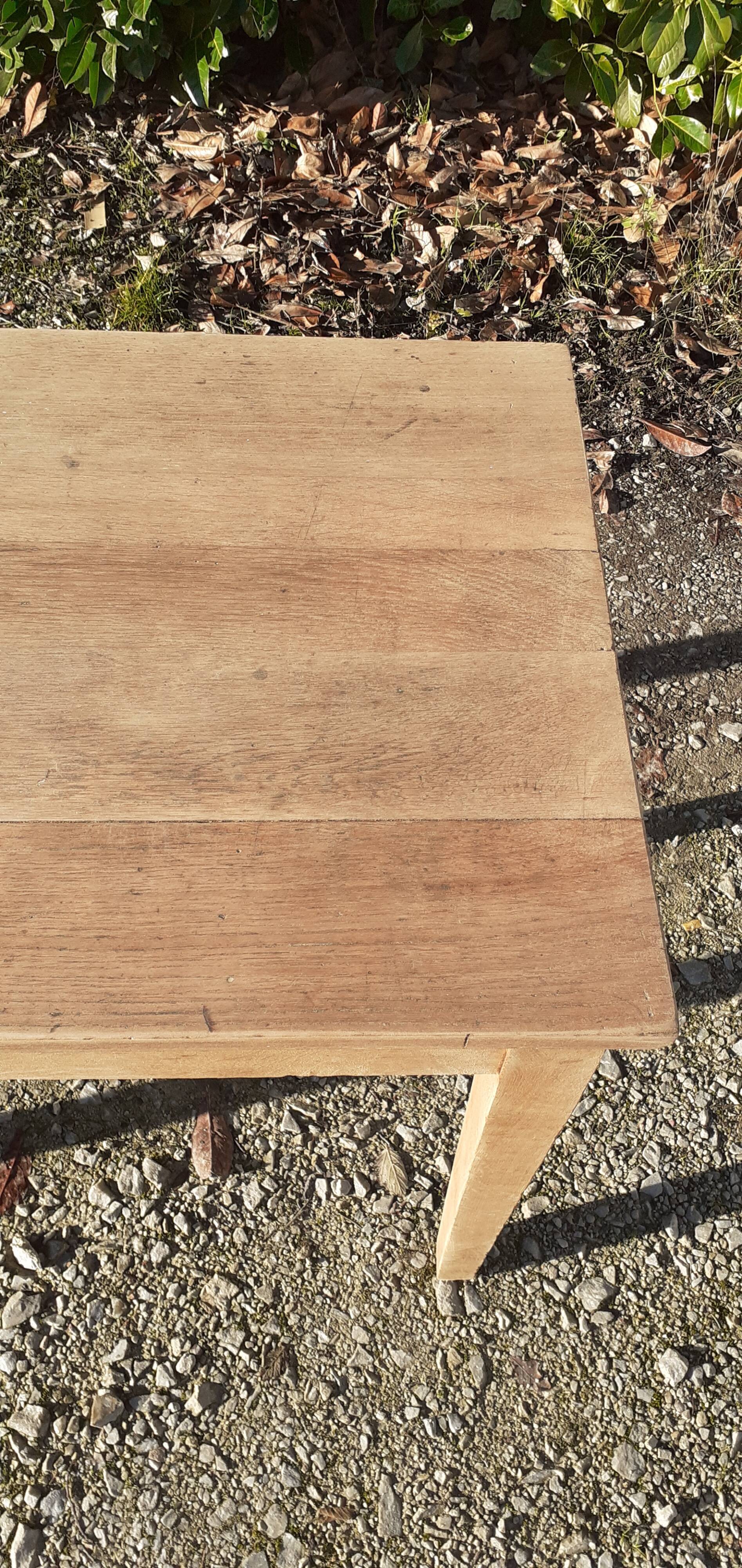 Table de ferme en chêne pieds fuselé bois brut
