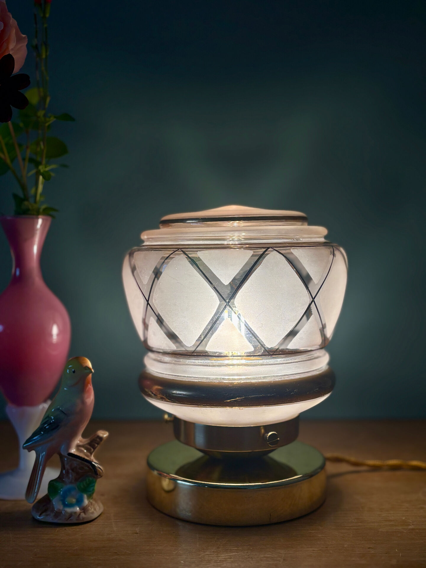 Vintage Art Deco pink and gold glass globe table lamp