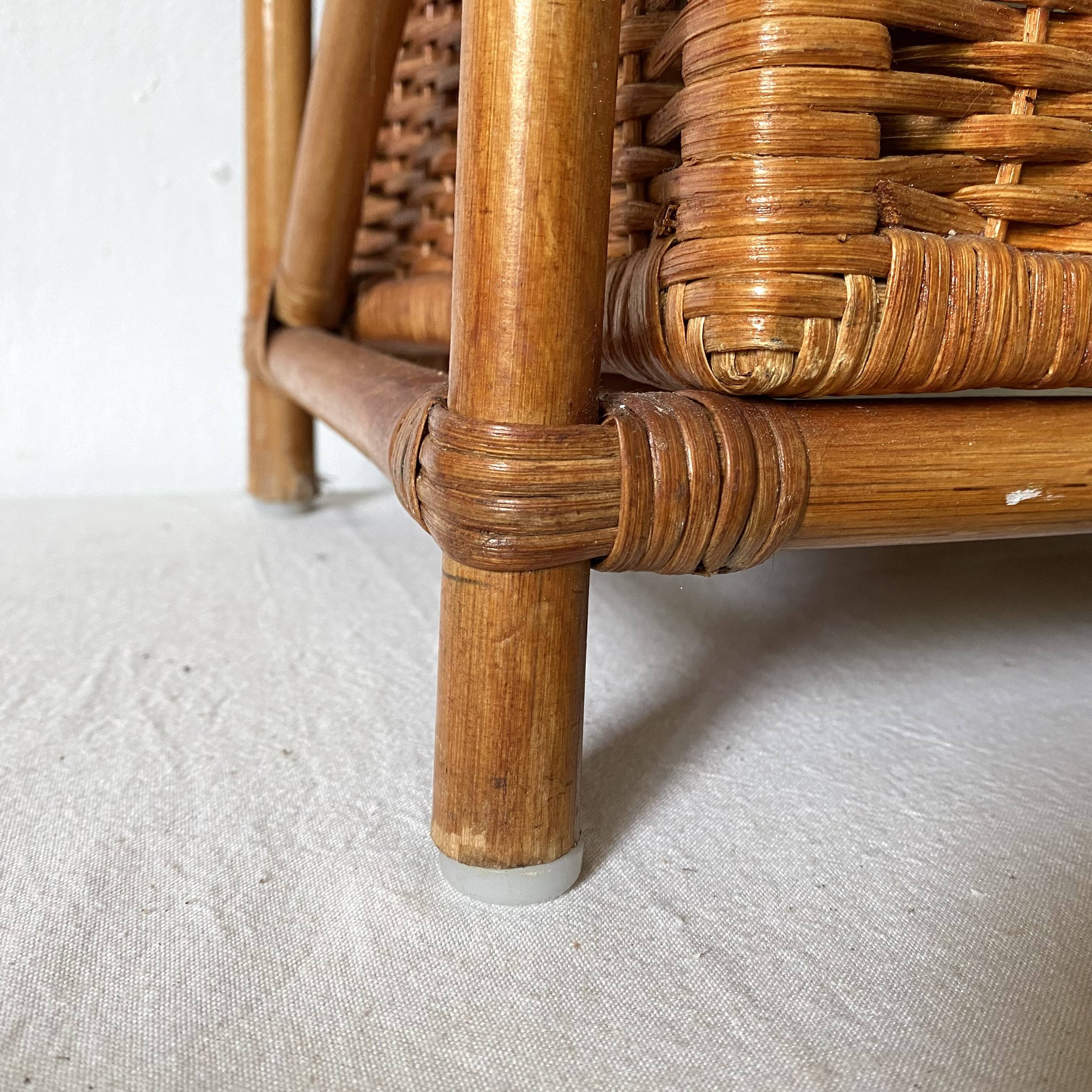 Commode en rotin , chiffonnier 3 tiroirs