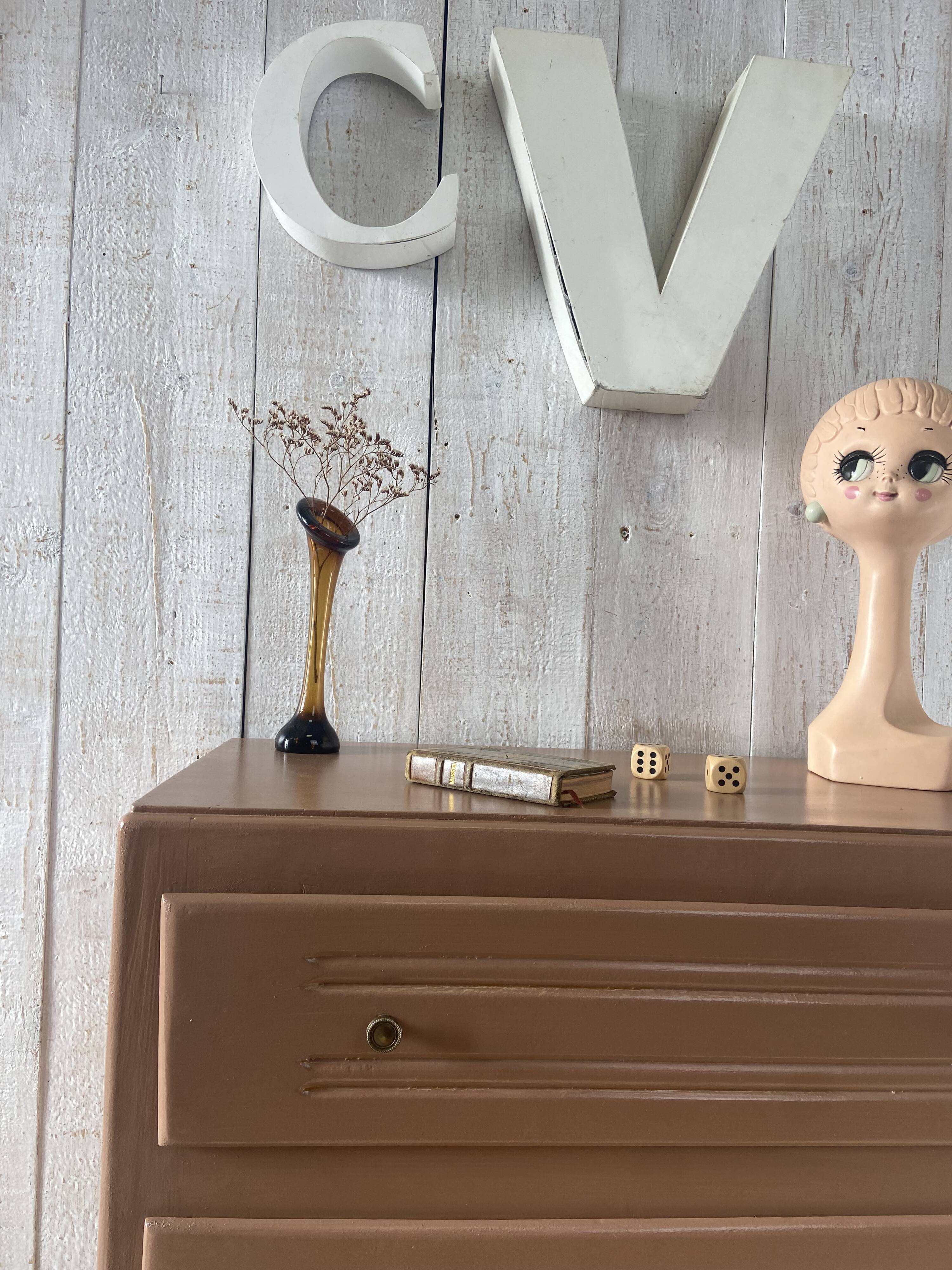 Vintage chest of drawers