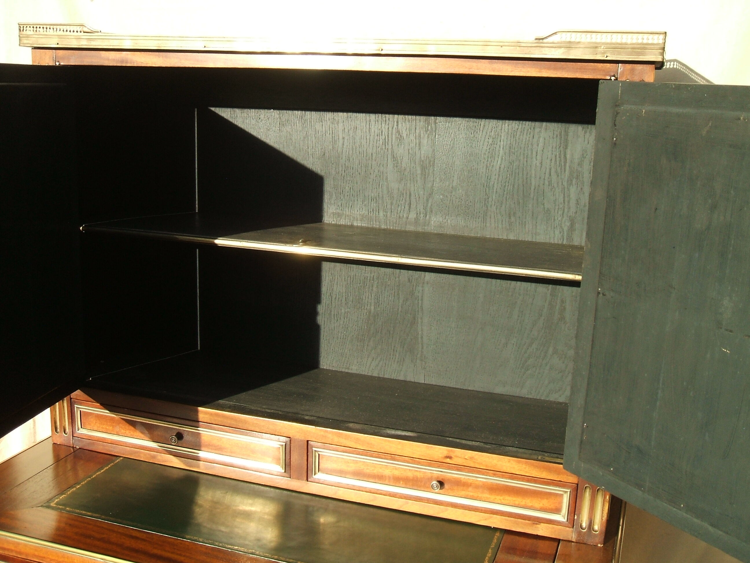 Bureau de dame Louis XVl acajou