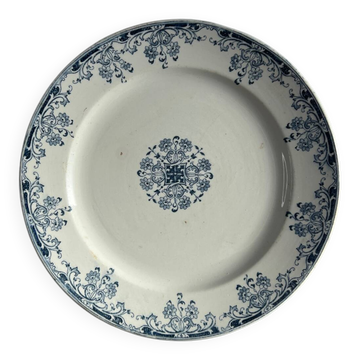 Assiette en terre de fer Sarreguemines, collection Mignon