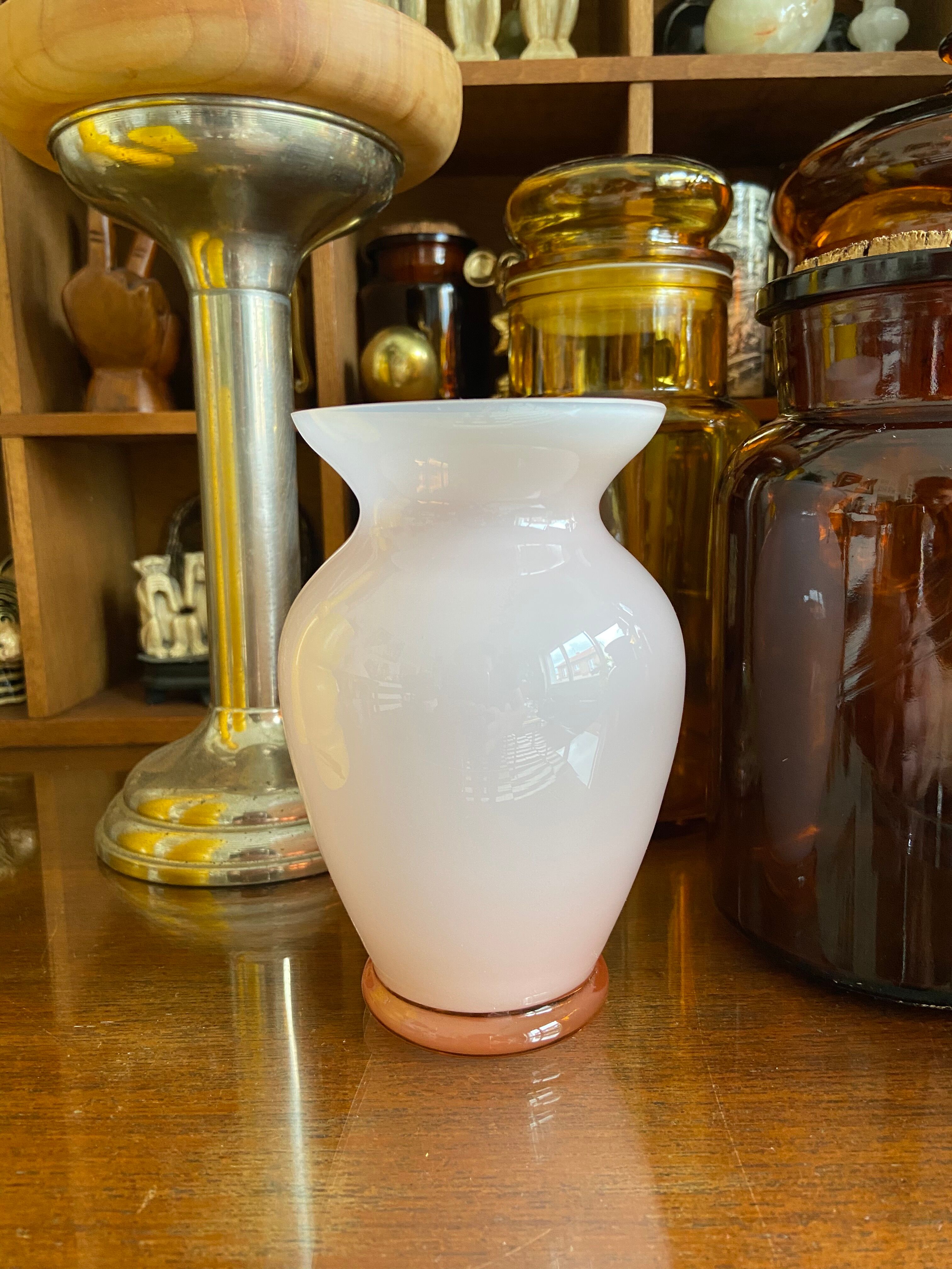 Vase en opaline rose
