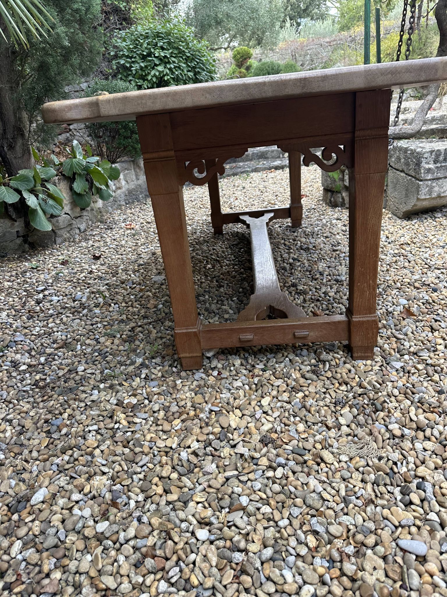 Table à manger en chêne massif du début du 19e siècle