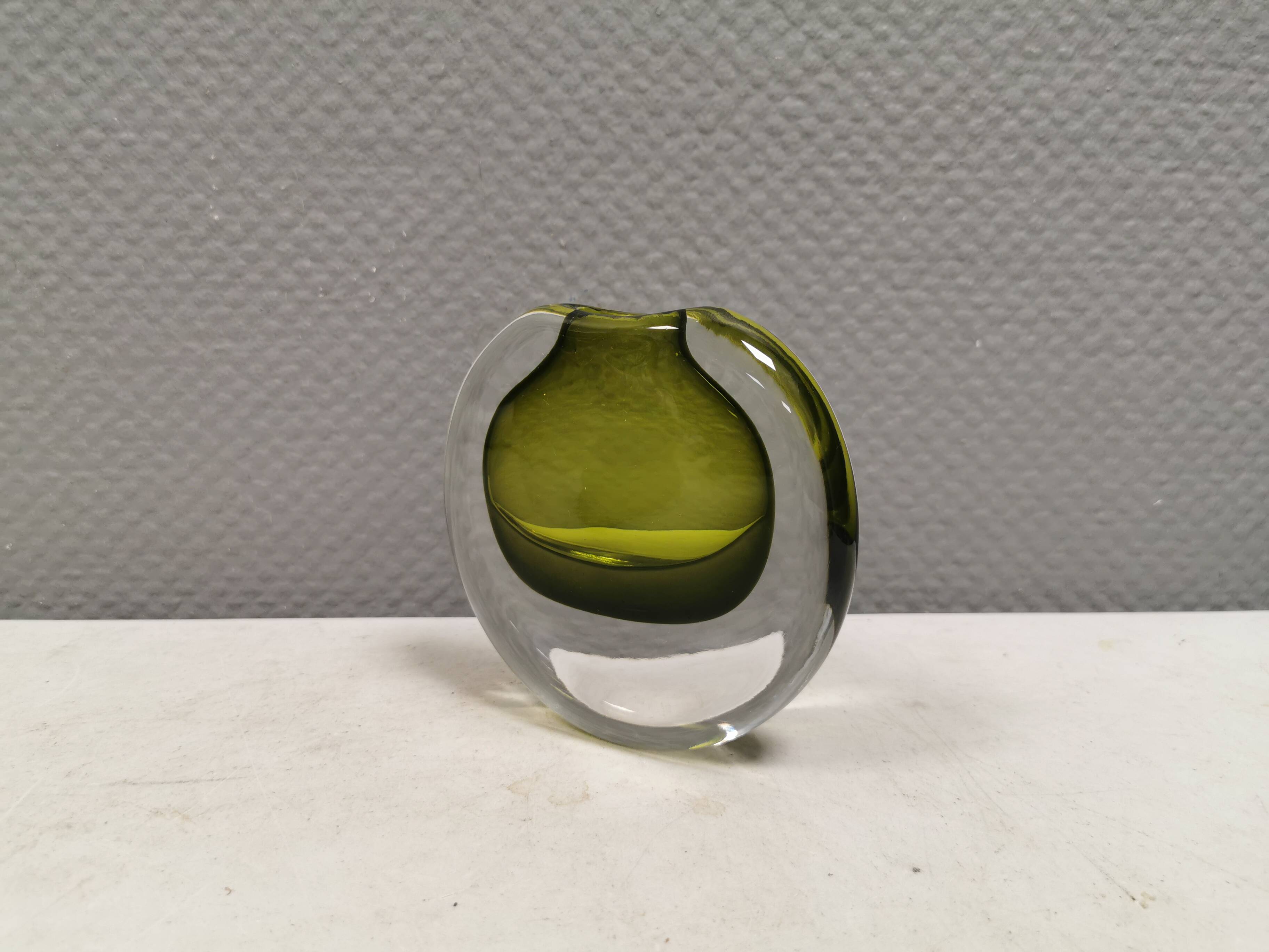 An exceptionally beautiful vase crafted using the ‘Sommerso’ technique.