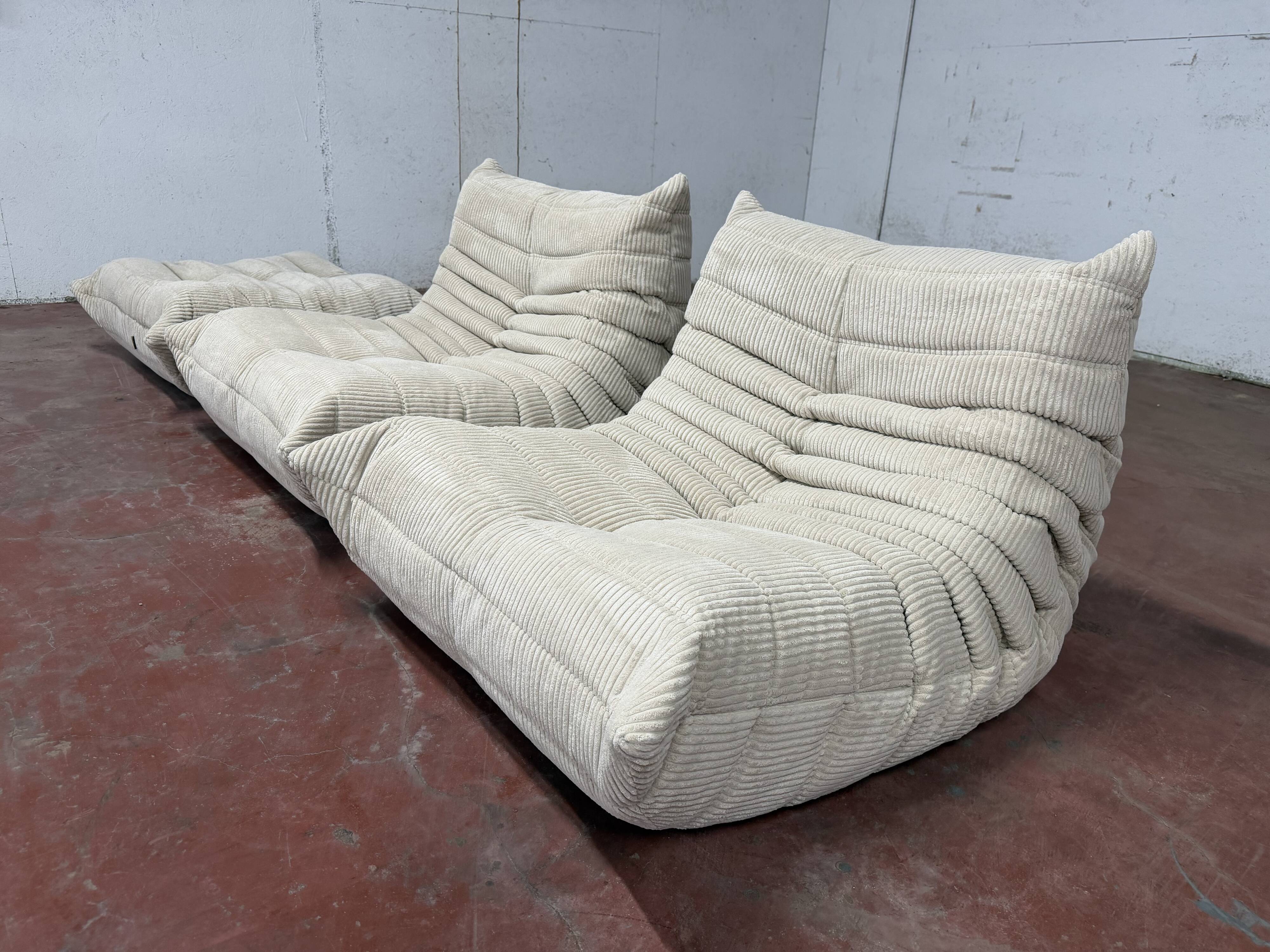 Ligne Roset Togo 2x 1-seater with 1x ottoman in beige corduroy in 10/10 condition!!