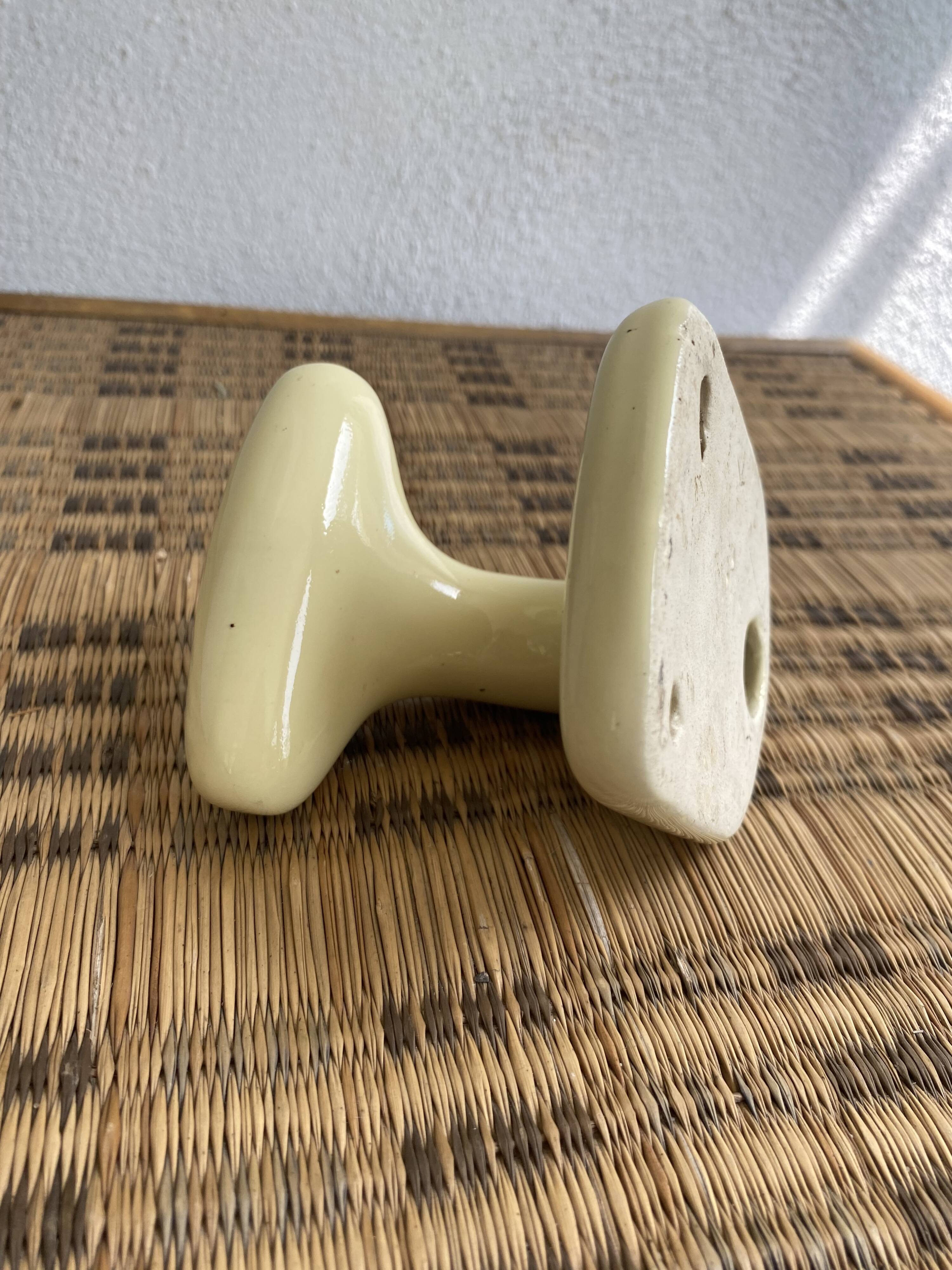 Earthenware hook 50s