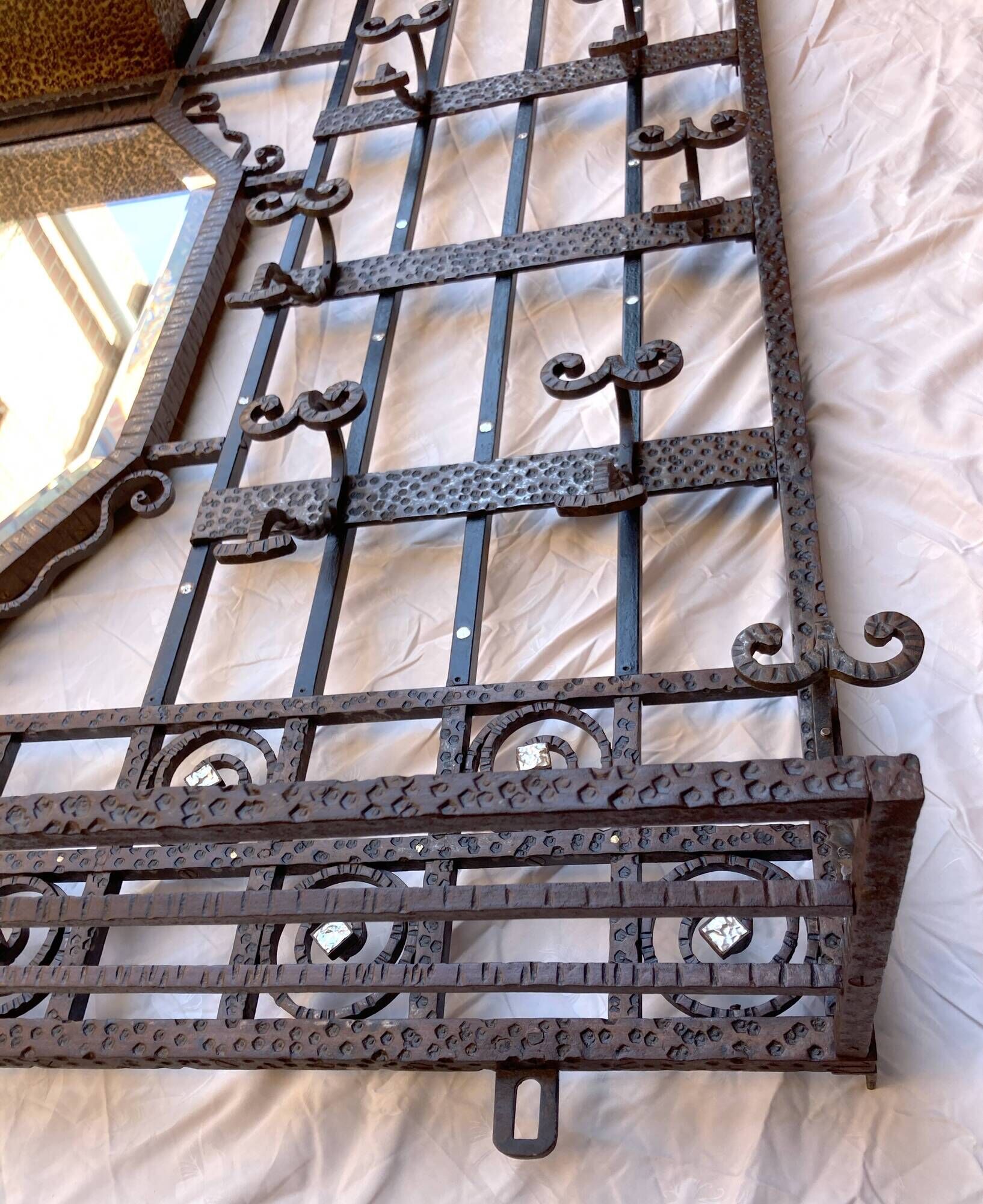 Colonial-inspired Art Nouveau wardrobe – Bevelled mirror 1939