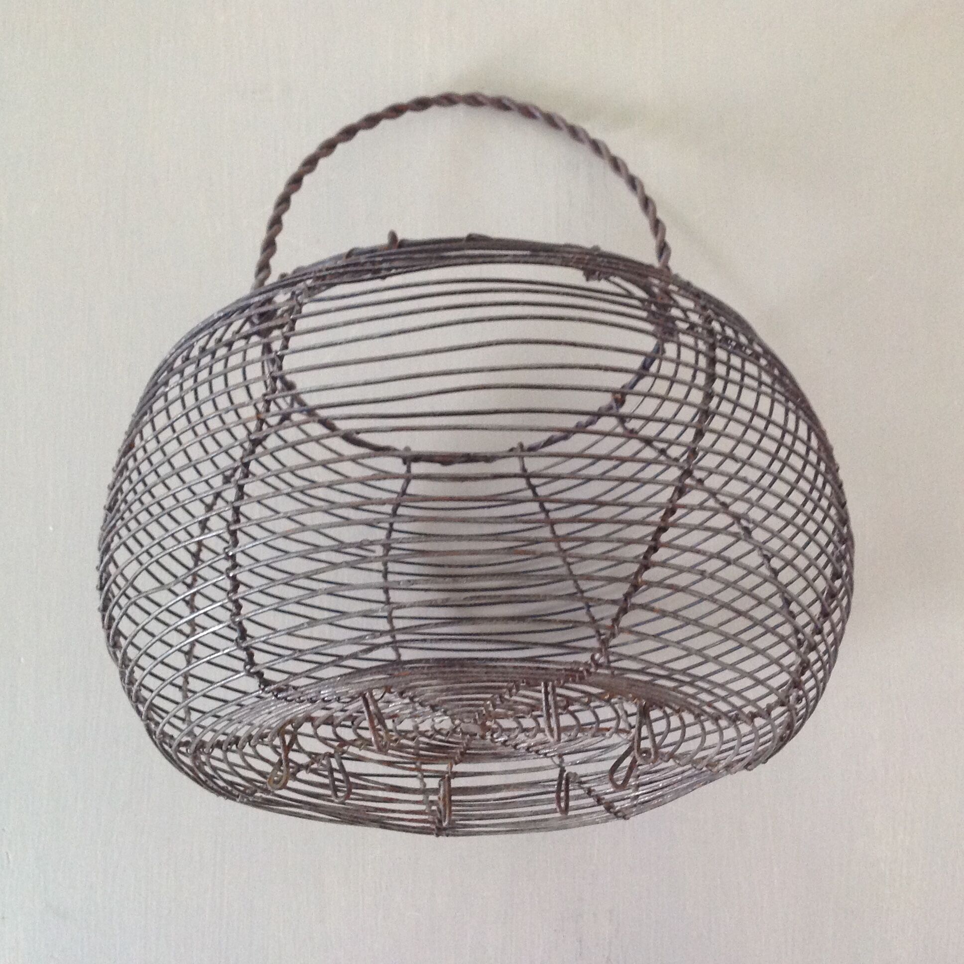 Egg basket