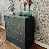 Loom furniture with clamshell lockers