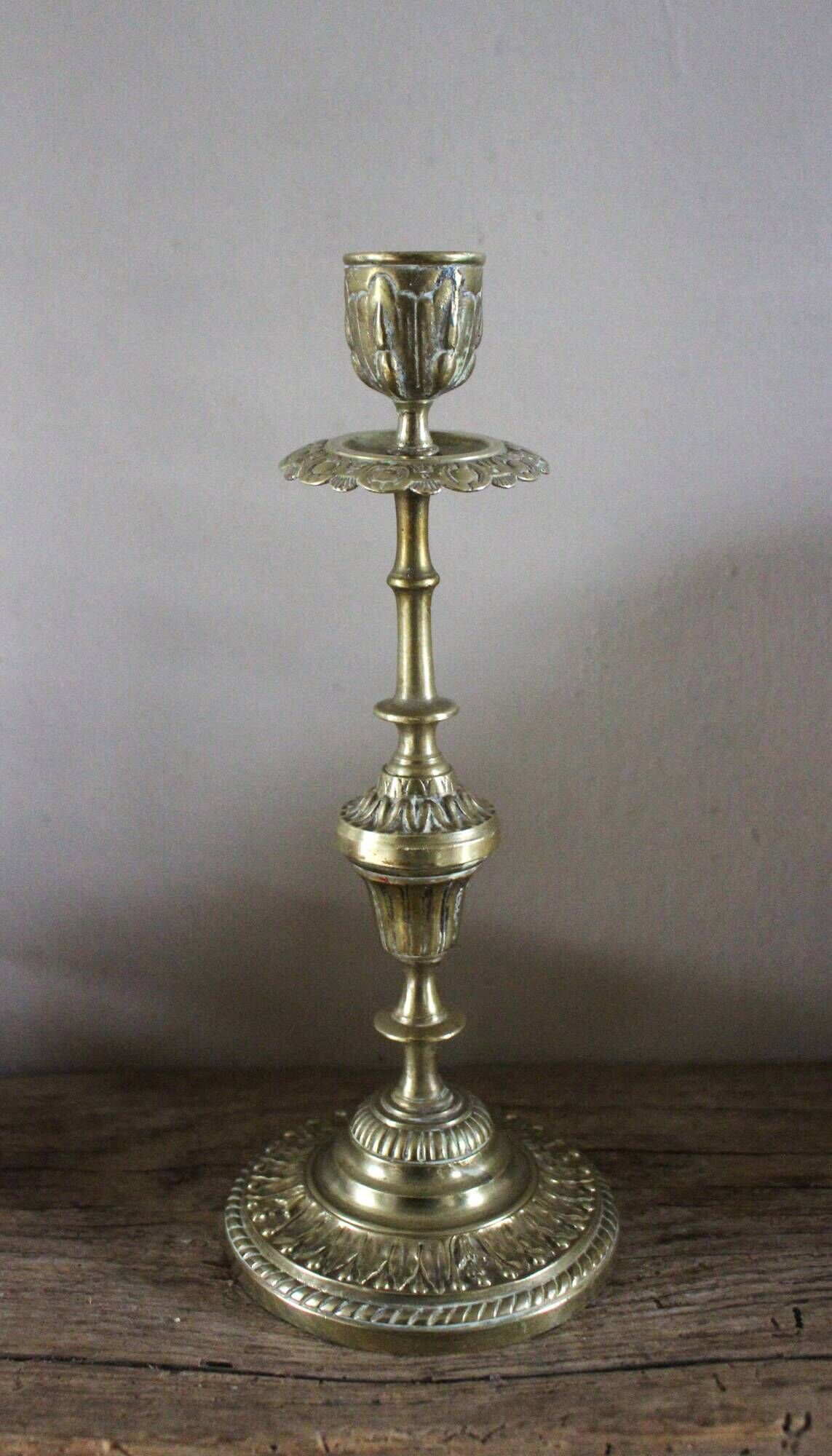 Candle holder brass corolla decor candle