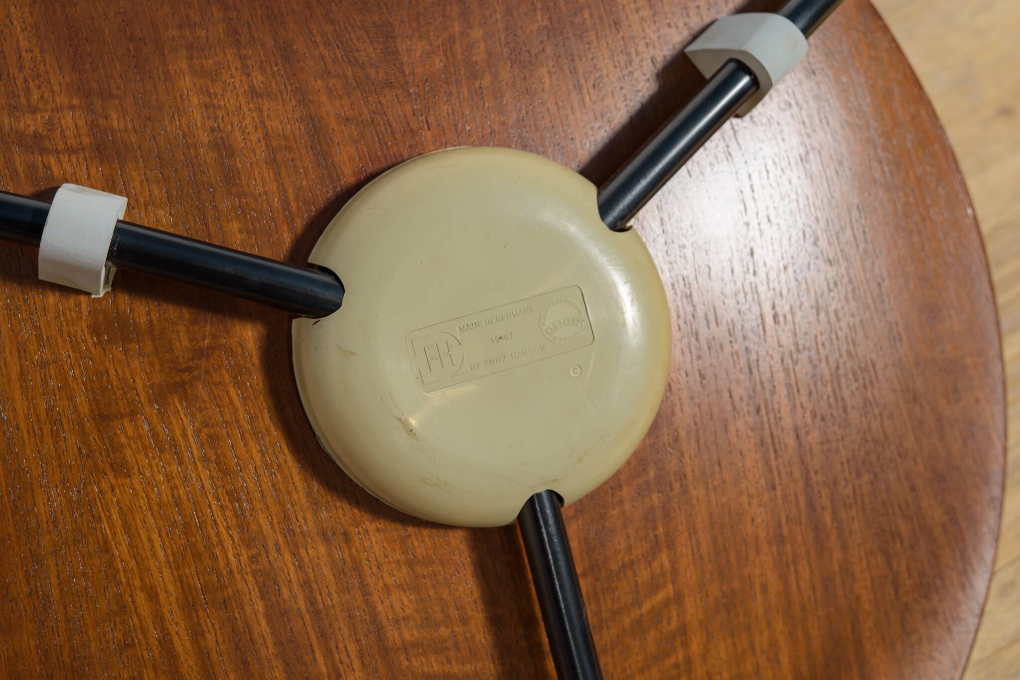 Ant Chair Model 3101 in Teak by Arne Jacobsen for Fritz Hansen, Denmark.