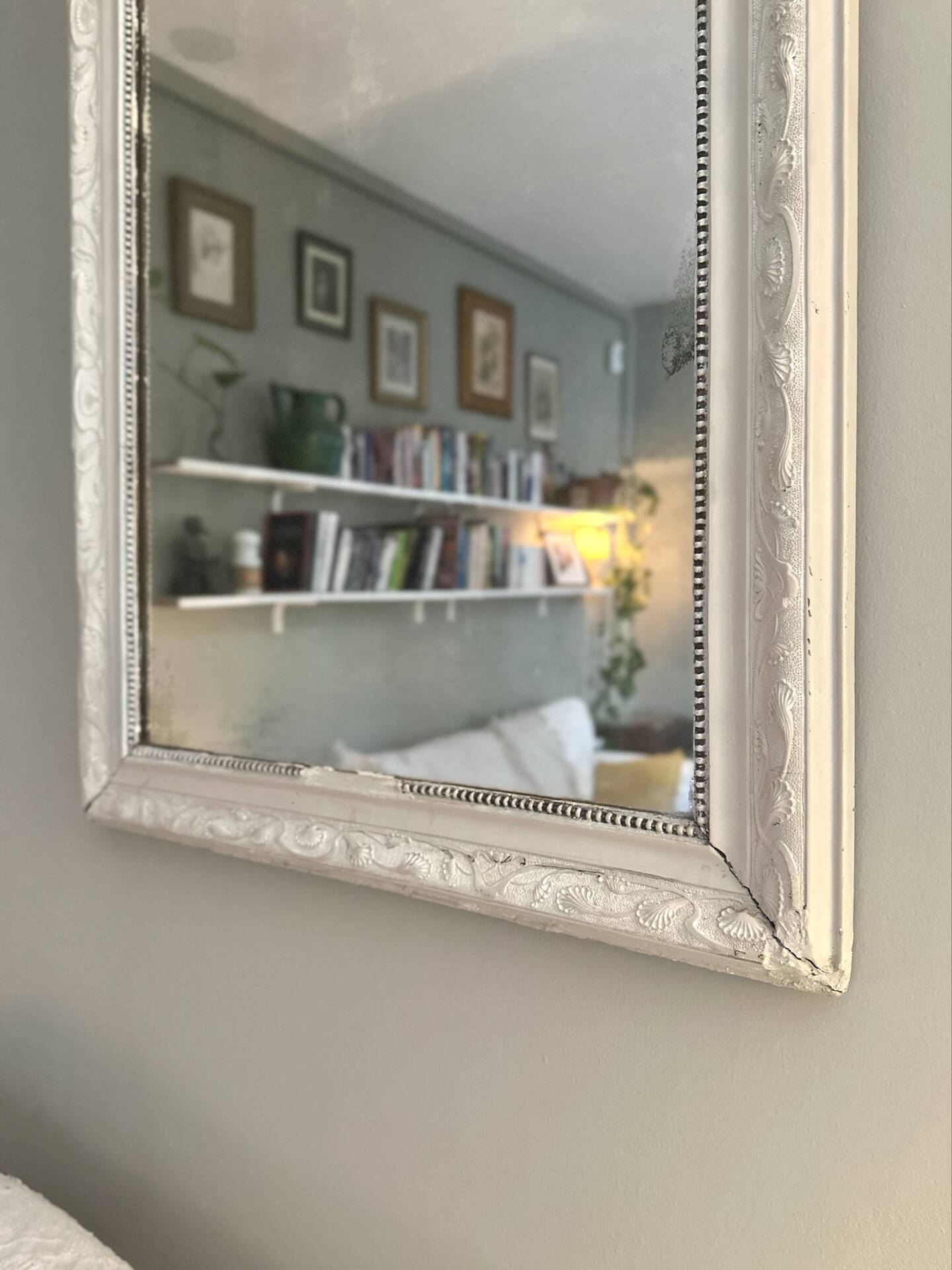 Antique Louis-Philippe mirror with pearls and shells, white patina.