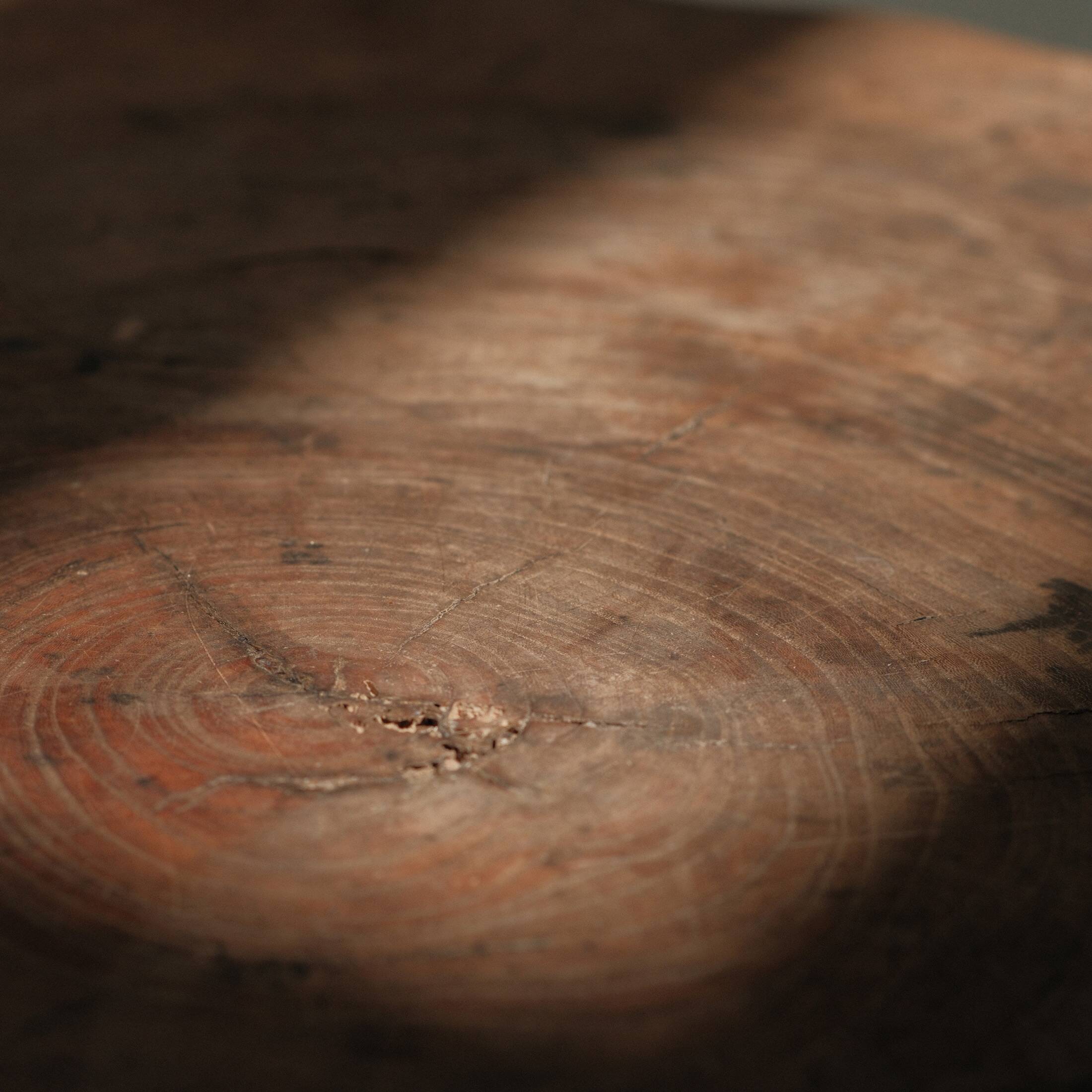 Brutalist coffee table with stools