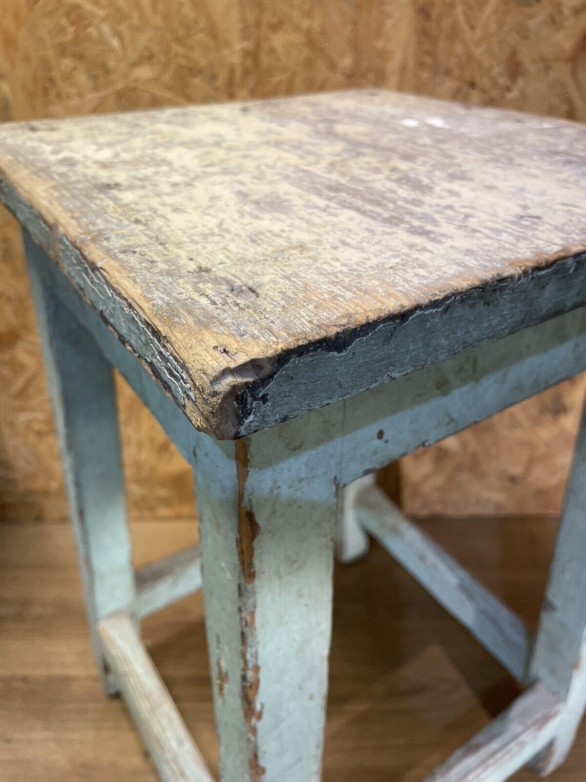 Tabouret porte plante bois patiné déco loft atelier campagne chic