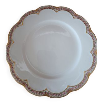 Assiette Porcelaine Haviland , décors contour en guirlande fleurie.