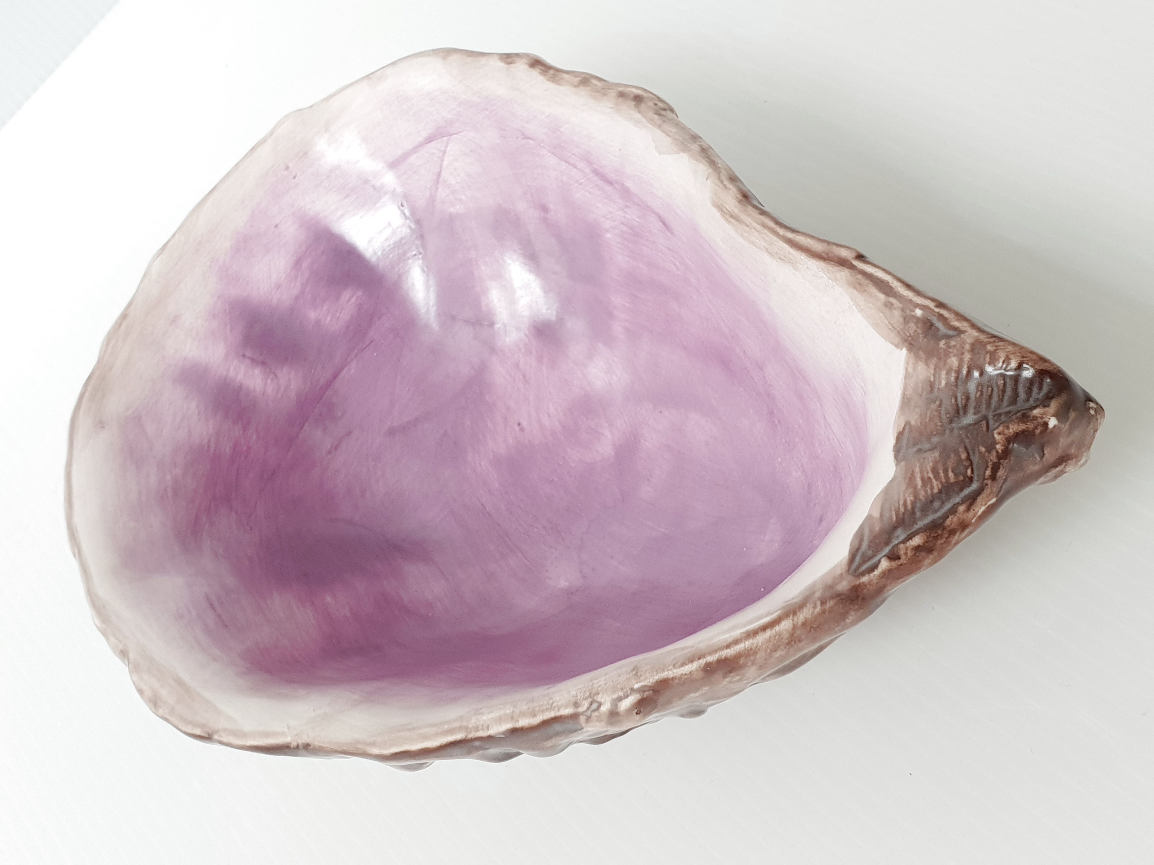 Vintage oyster pocket empty