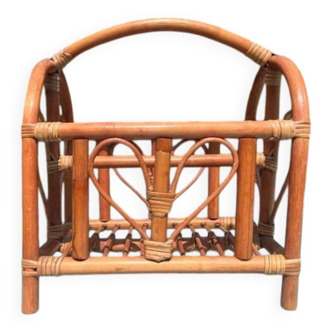 Vintage rattan magazine rack – Natural and retro elegance