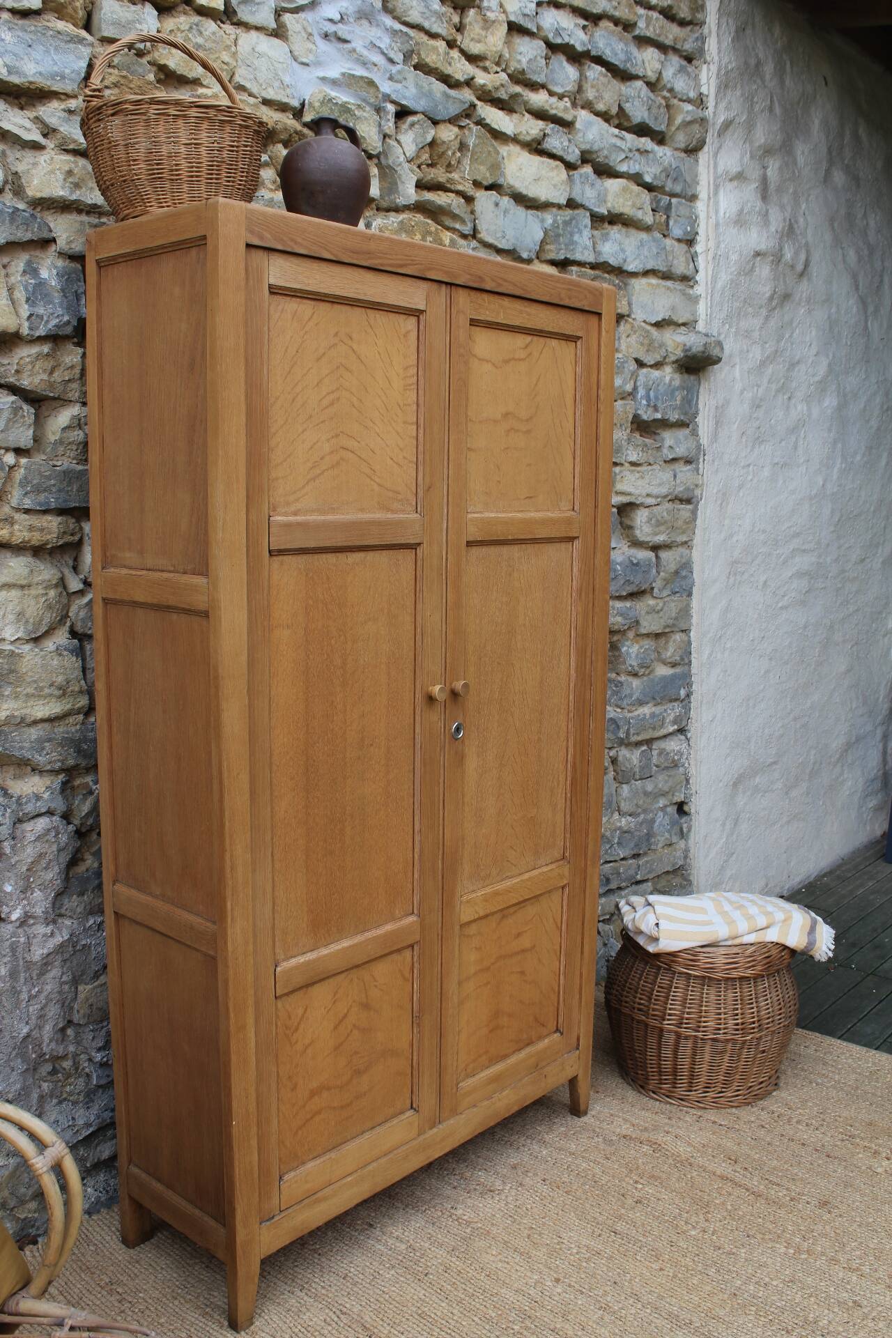 Armoire parisienne 