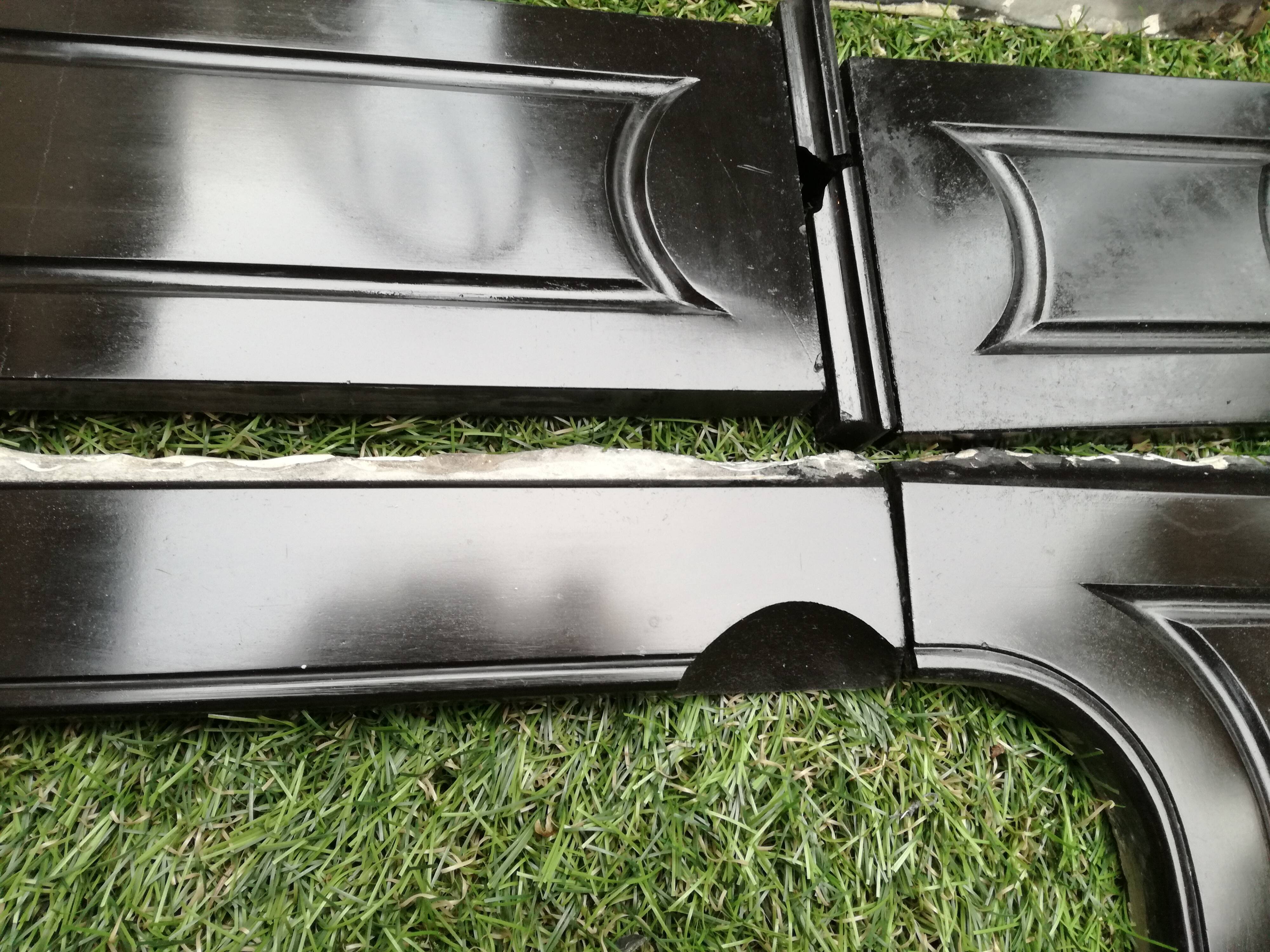 Pompadour fireplace in black marble nineteenth century.